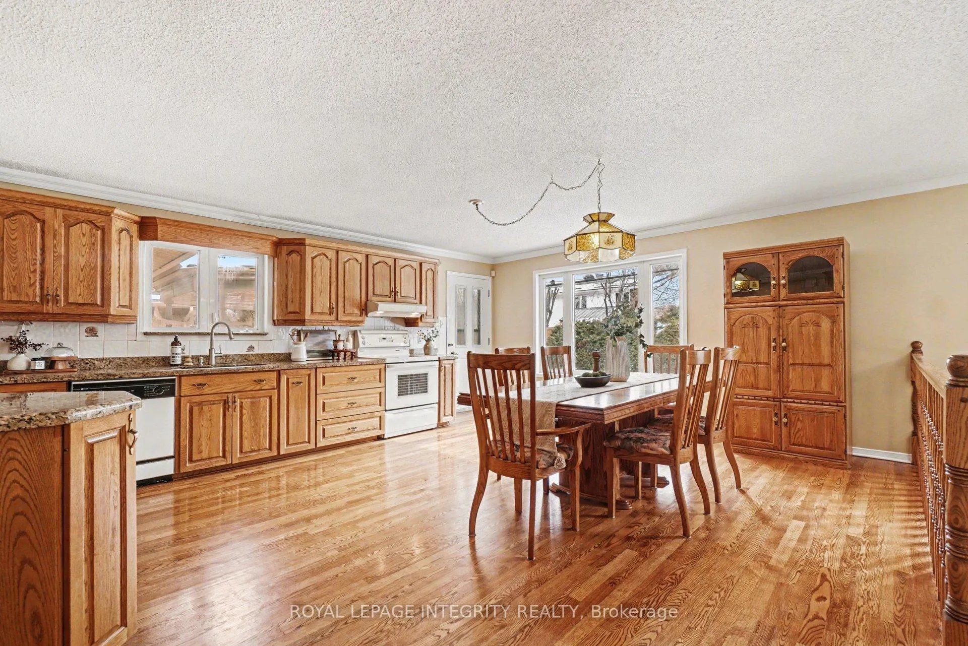 Photo 15 of 50 Higwood Drive, Ottawa, City View/Skyline/Fisher Heights/Parkwood Hills — HOMEH