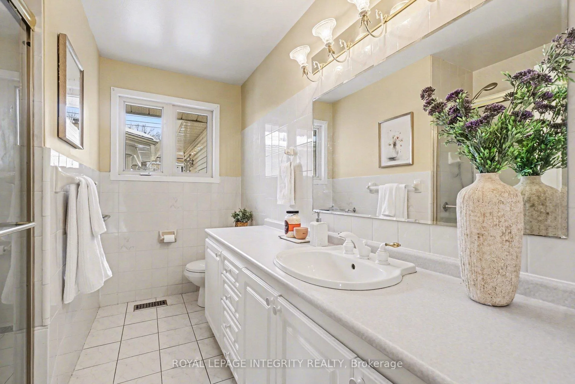 Photo 23 of 50 Higwood Drive, Ottawa, City View/Skyline/Fisher Heights/Parkwood Hills — HOMEH
