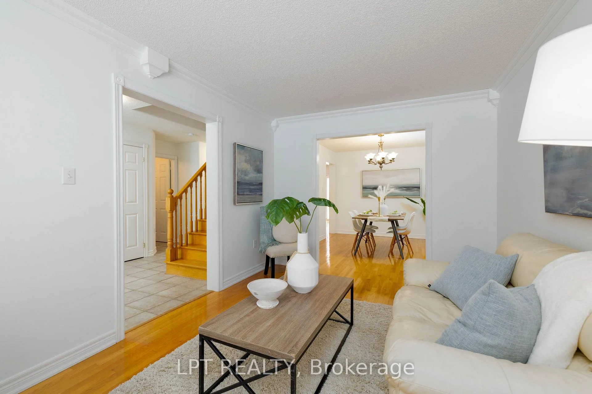 Photo 9 of 36 Ivygreen Road, Georgina, Keswick North — HOMEH