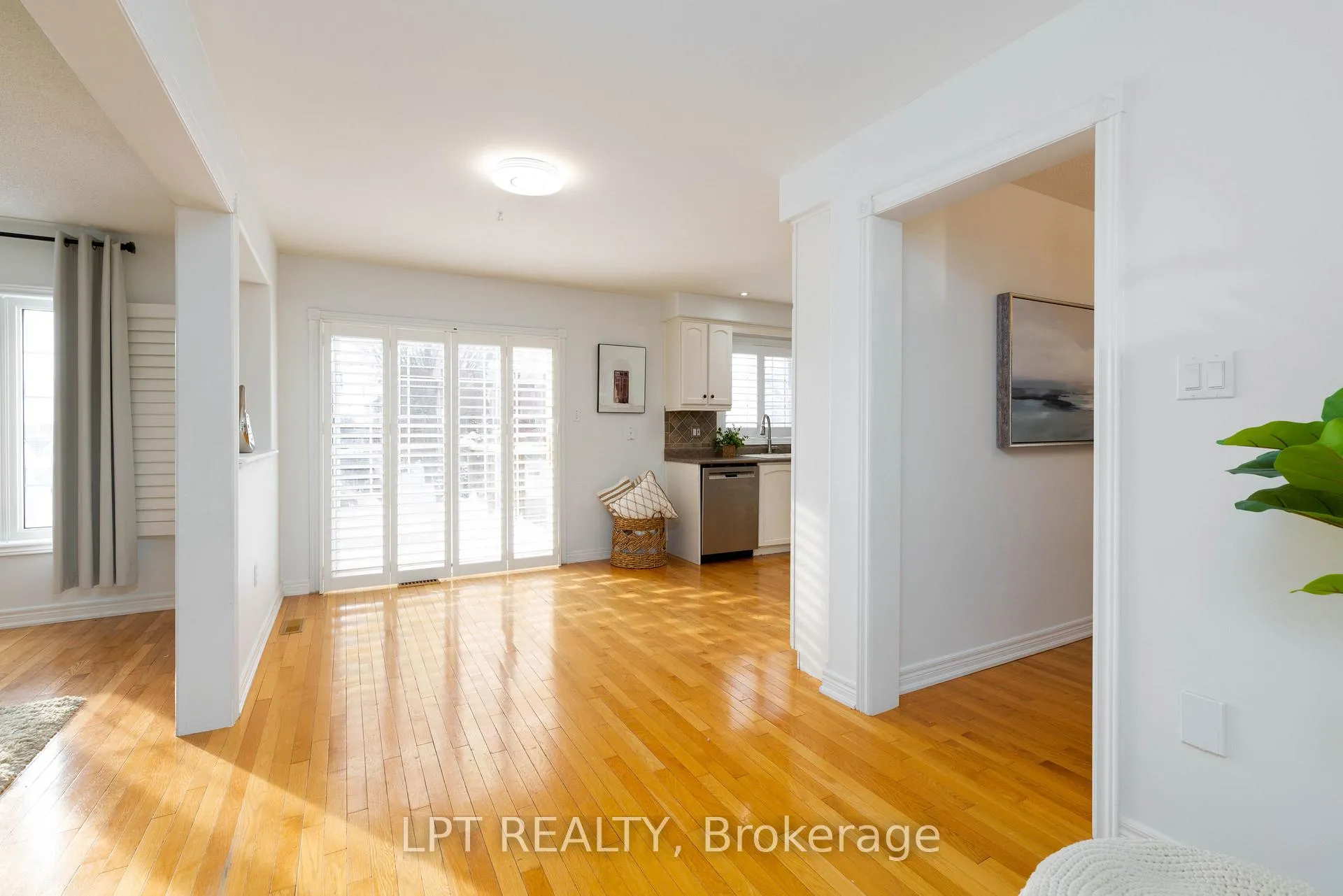 Photo 12 of 36 Ivygreen Road, Georgina, Keswick North — HOMEH