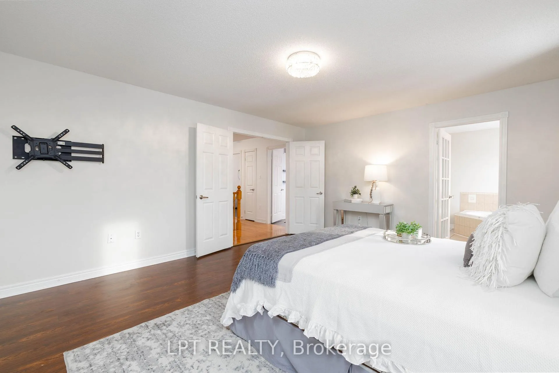 Photo 24 of 36 Ivygreen Road, Georgina, Keswick North — HOMEH