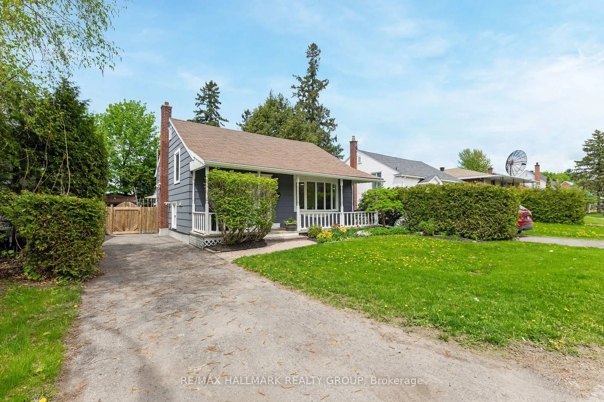 Photo 2 of 1225 Foxbar Avenue, Ottawa, Ellwood — HOMEH