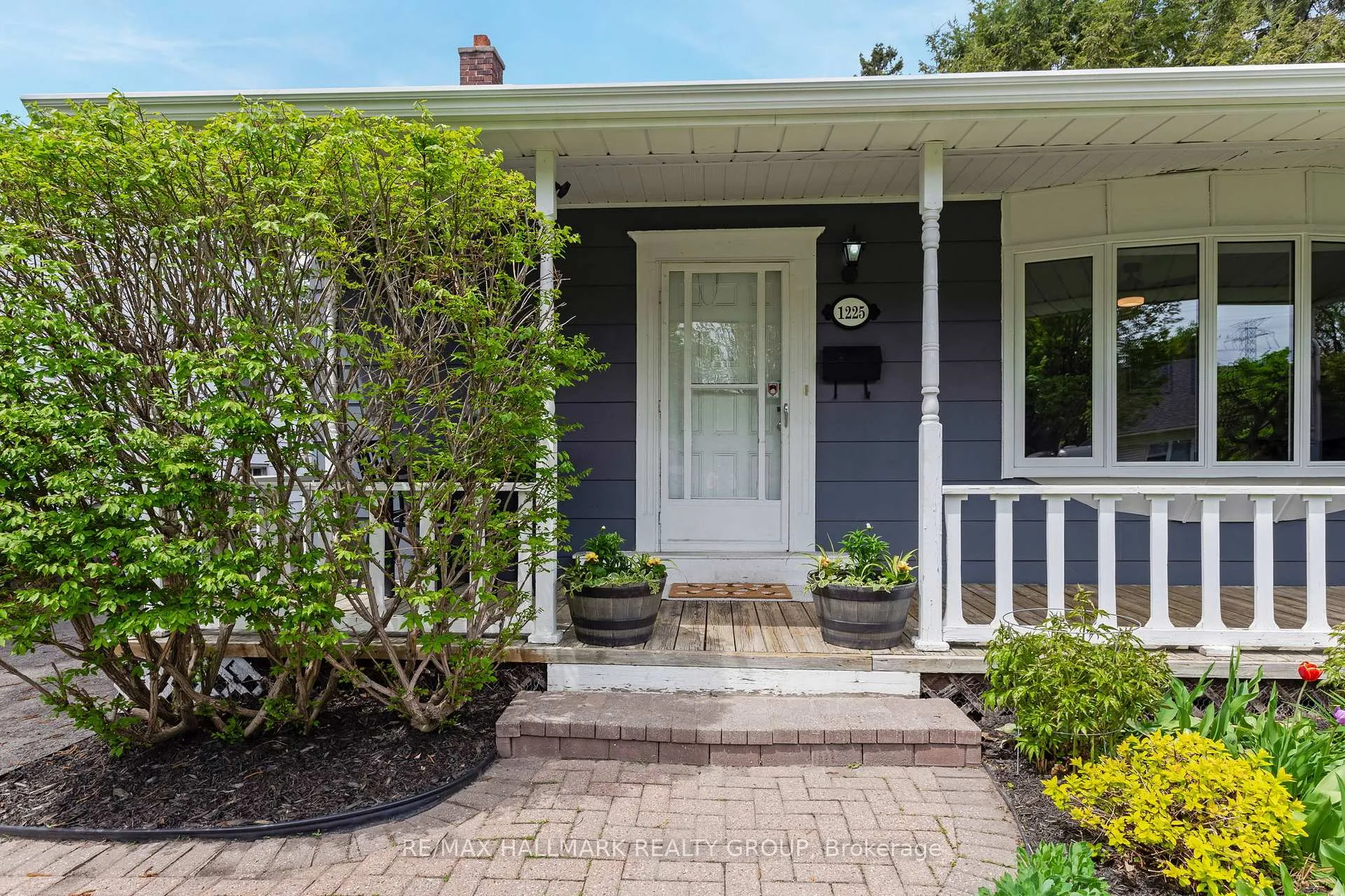 Photo 3 of 1225 Foxbar Avenue, Ottawa, Ellwood — HOMEH