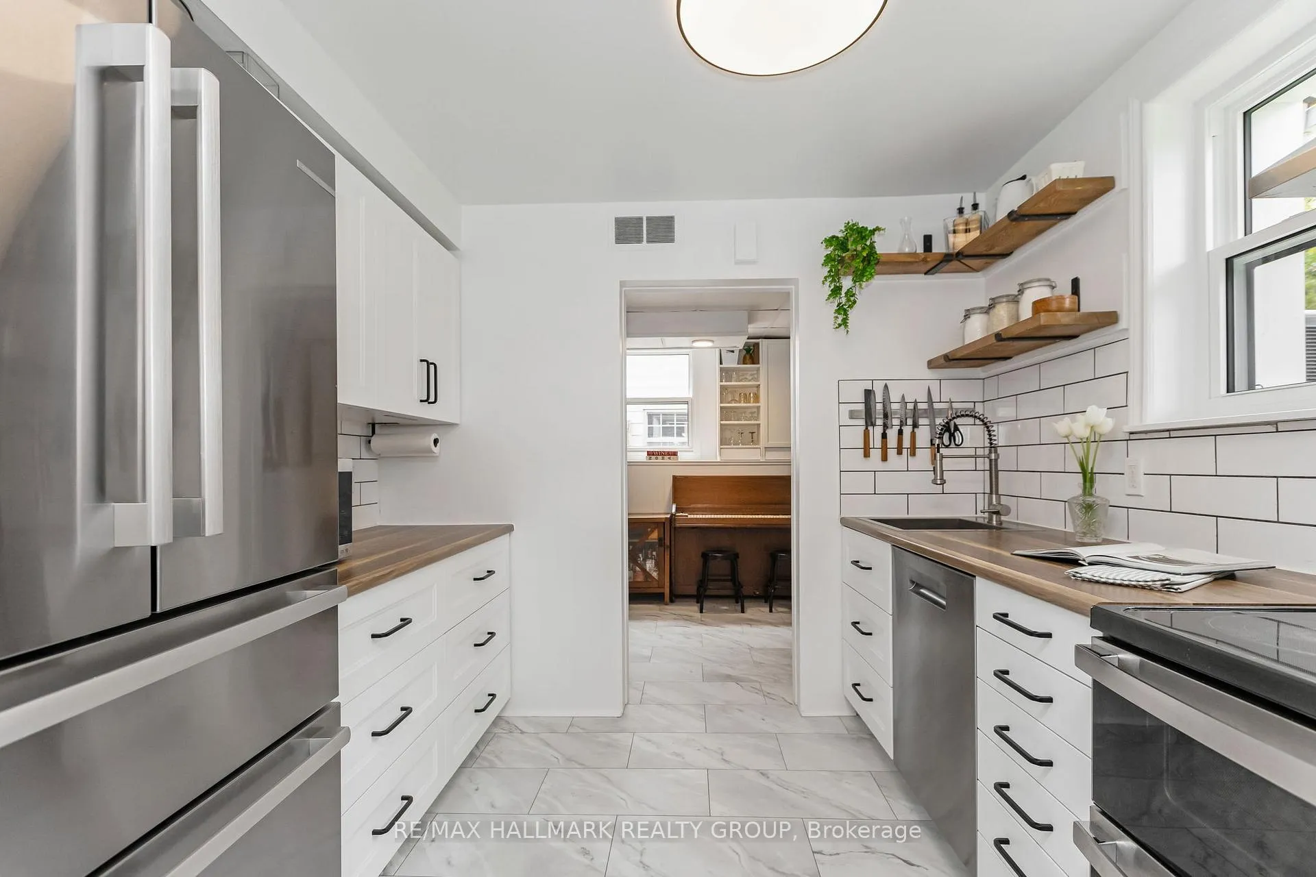 Photo 15 of 1225 Foxbar Avenue, Ottawa, Ellwood — HOMEH
