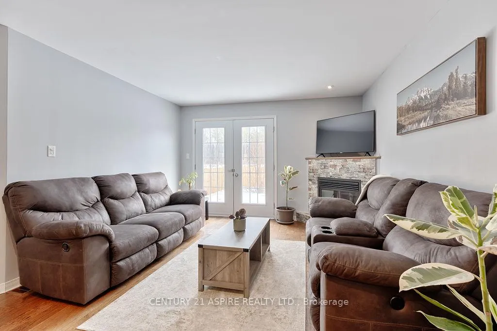 Photo 17 of 22 Wilson Avenue, Petawawa — HOMEH