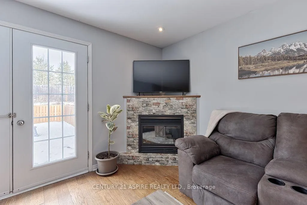 Photo 19 of 22 Wilson Avenue, Petawawa — HOMEH