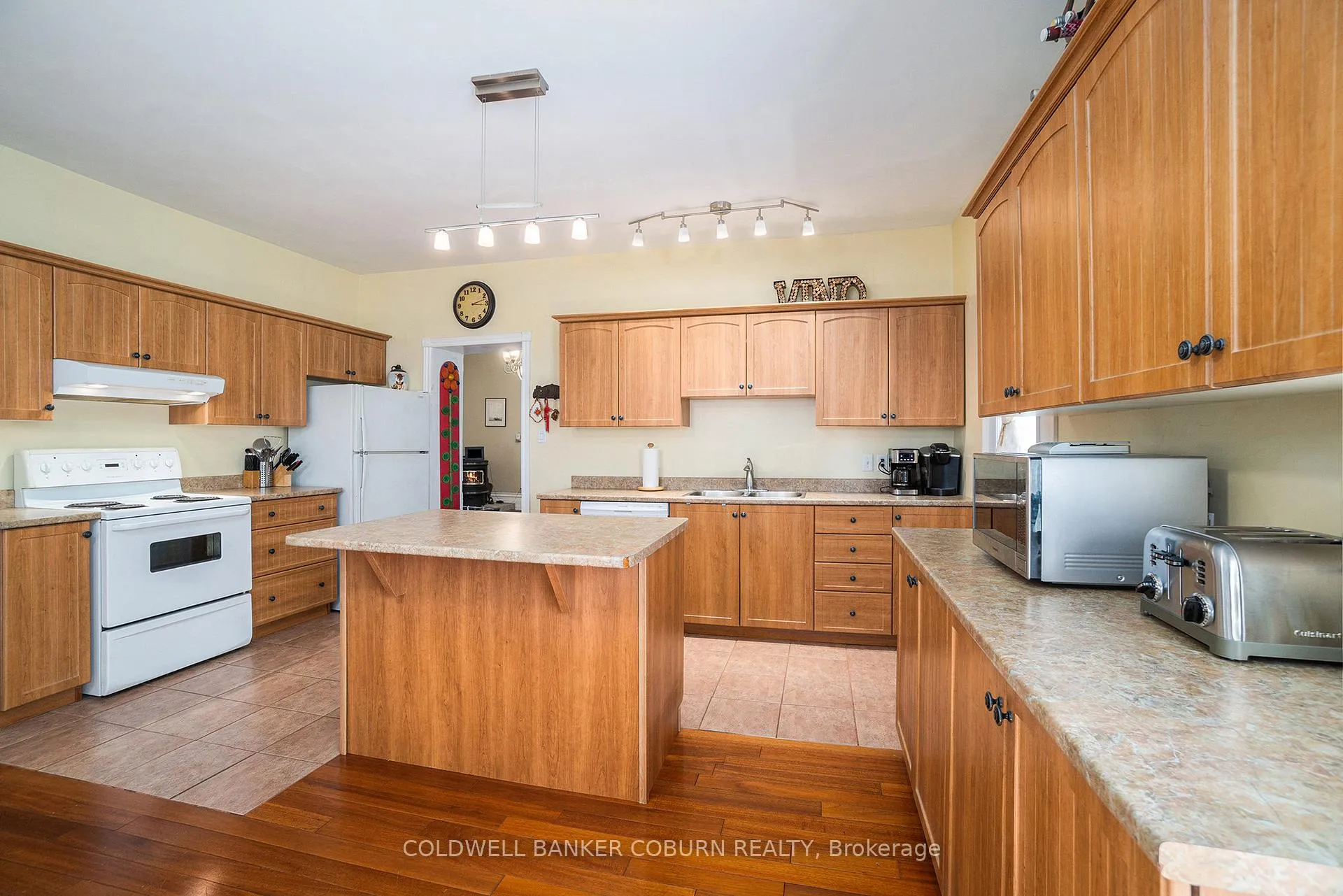 Photo 17 of 2327 31 Highway, North Dundas, North Dundas (Winchester) Twp — HOMEH
