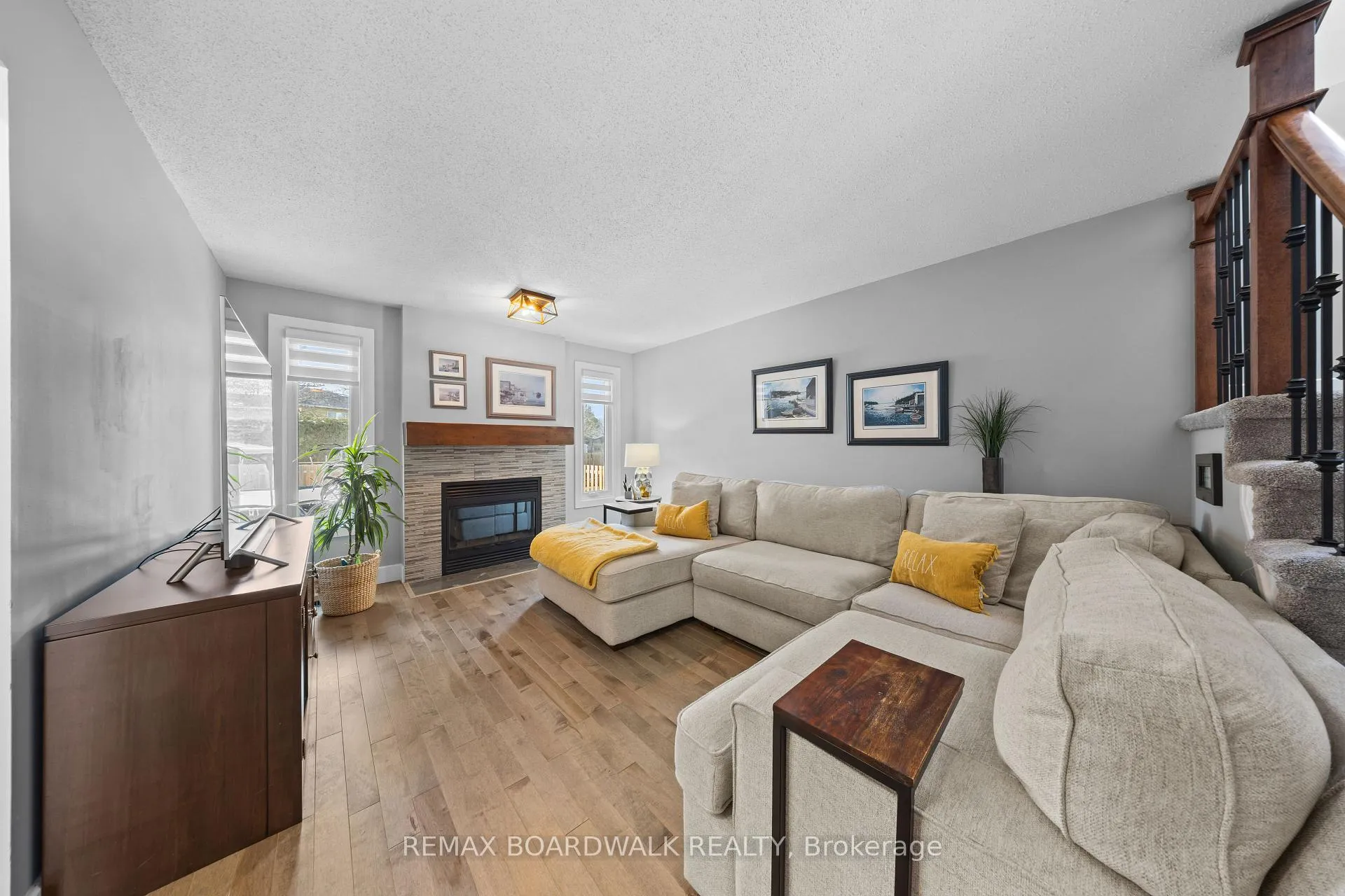Photo 5 of 91 Equestrian Drive, Ottawa, Kanata - Bridlewood — HOMEH