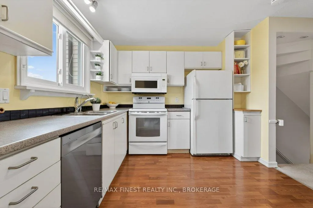 Photo 12 of 31 Limeridge Drive, Kingston, Kingston East (Incl Barret Crt) — HOMEH