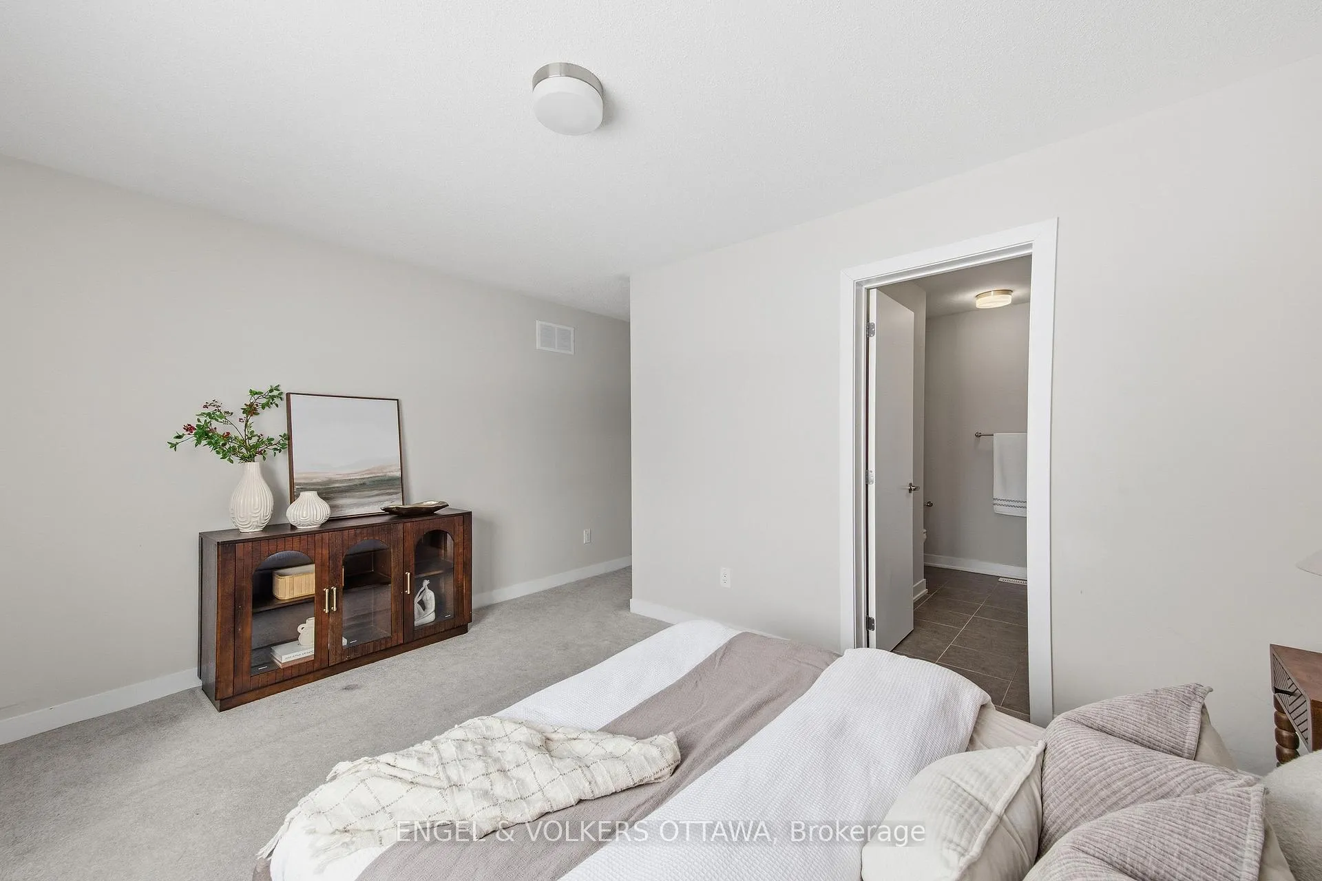 Photo 19 of 302 Canadensis Lane, Ottawa, Barrhaven - Half Moon Bay — HOMEH