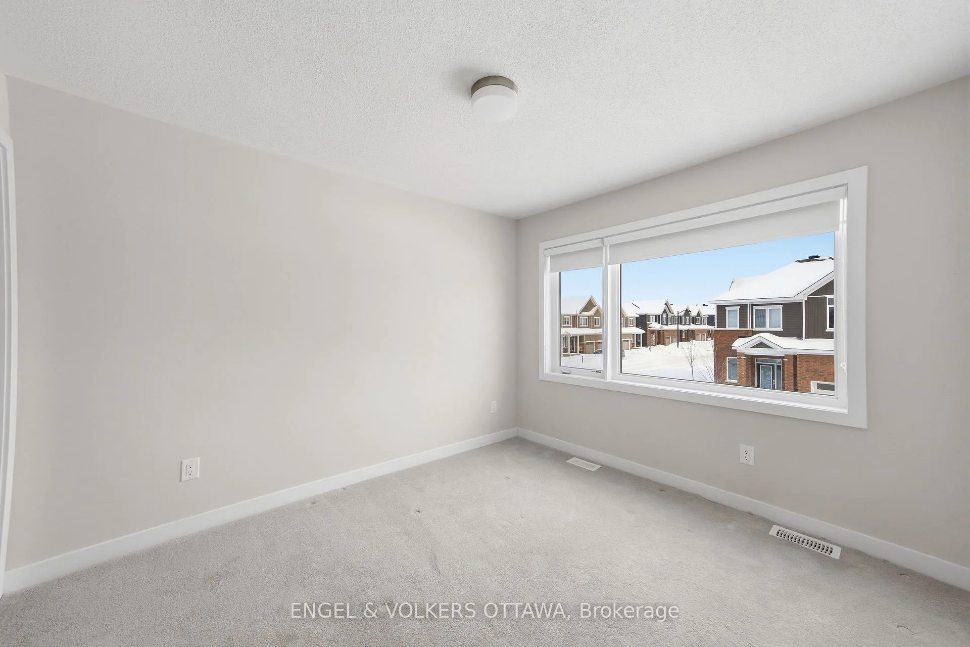 Photo 22 of 302 Canadensis Lane, Ottawa, Barrhaven - Half Moon Bay — HOMEH