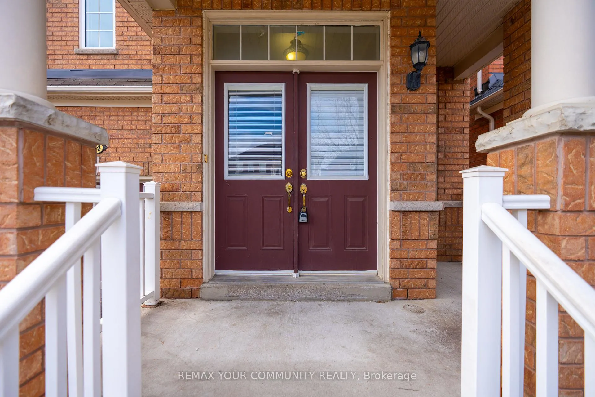 Photo 3 of 74 Moderna Drive, Vaughan, Vellore Village — HOMEH