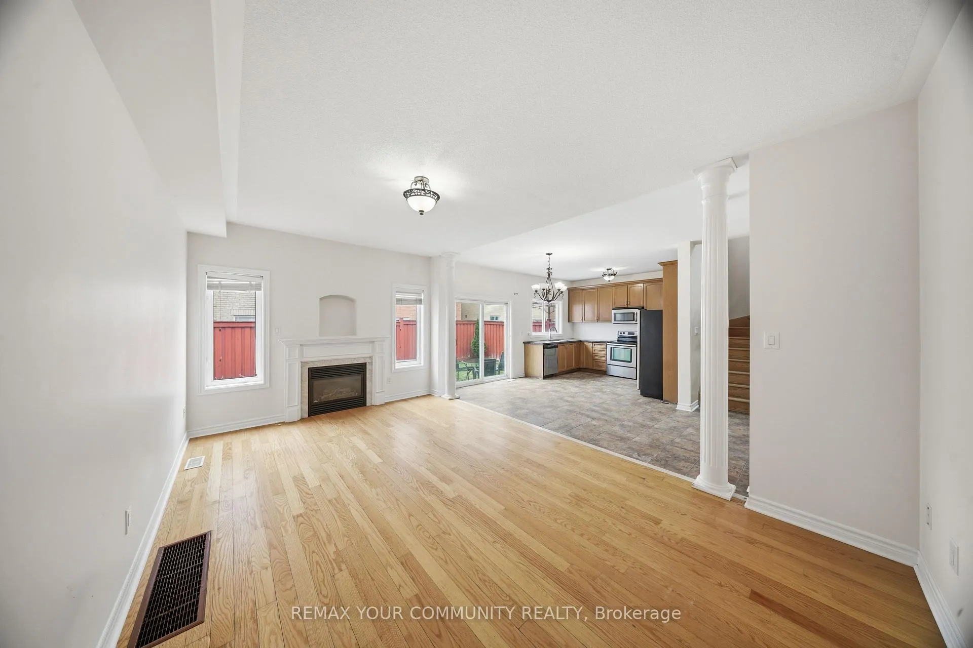 Photo 13 of 74 Moderna Drive, Vaughan, Vellore Village — HOMEH