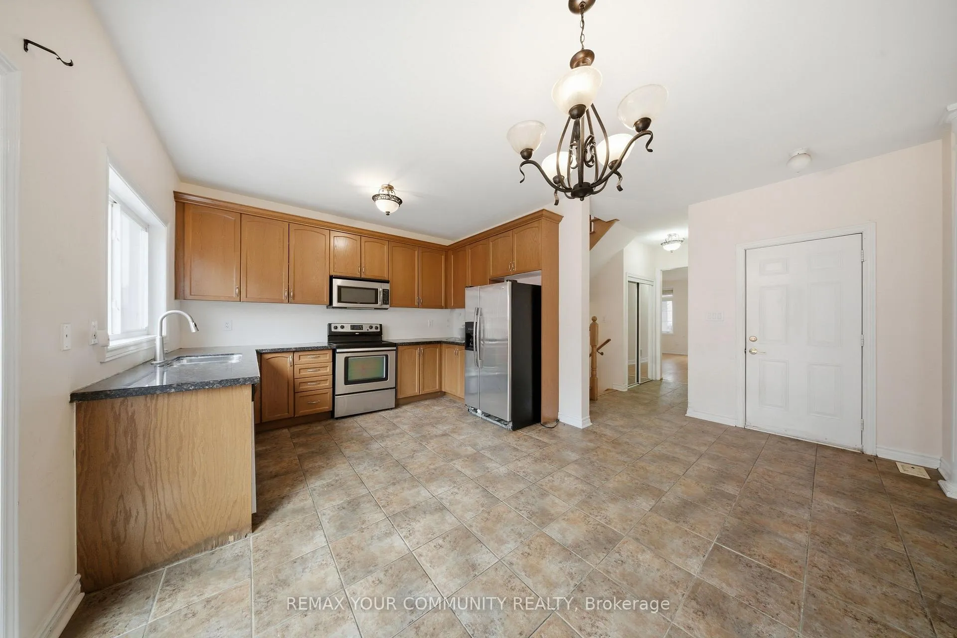 Photo 15 of 74 Moderna Drive, Vaughan, Vellore Village — HOMEH