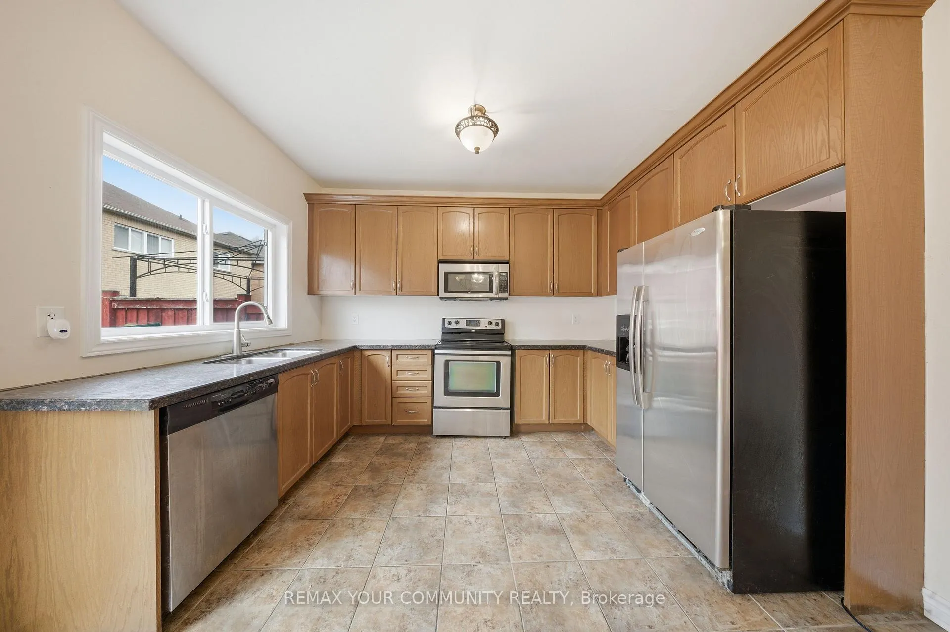 Photo 17 of 74 Moderna Drive, Vaughan, Vellore Village — HOMEH