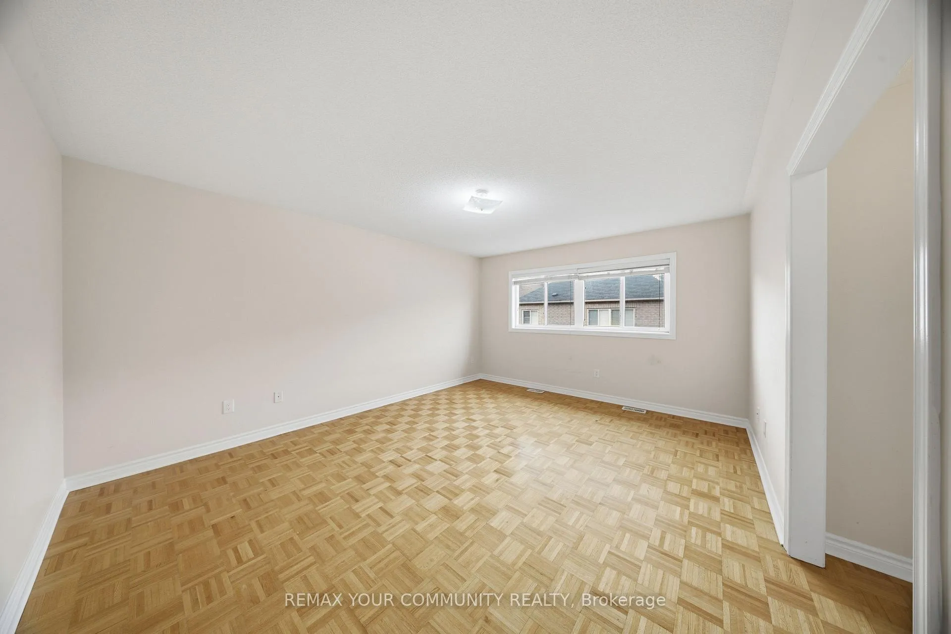 Photo 21 of 74 Moderna Drive, Vaughan, Vellore Village — HOMEH