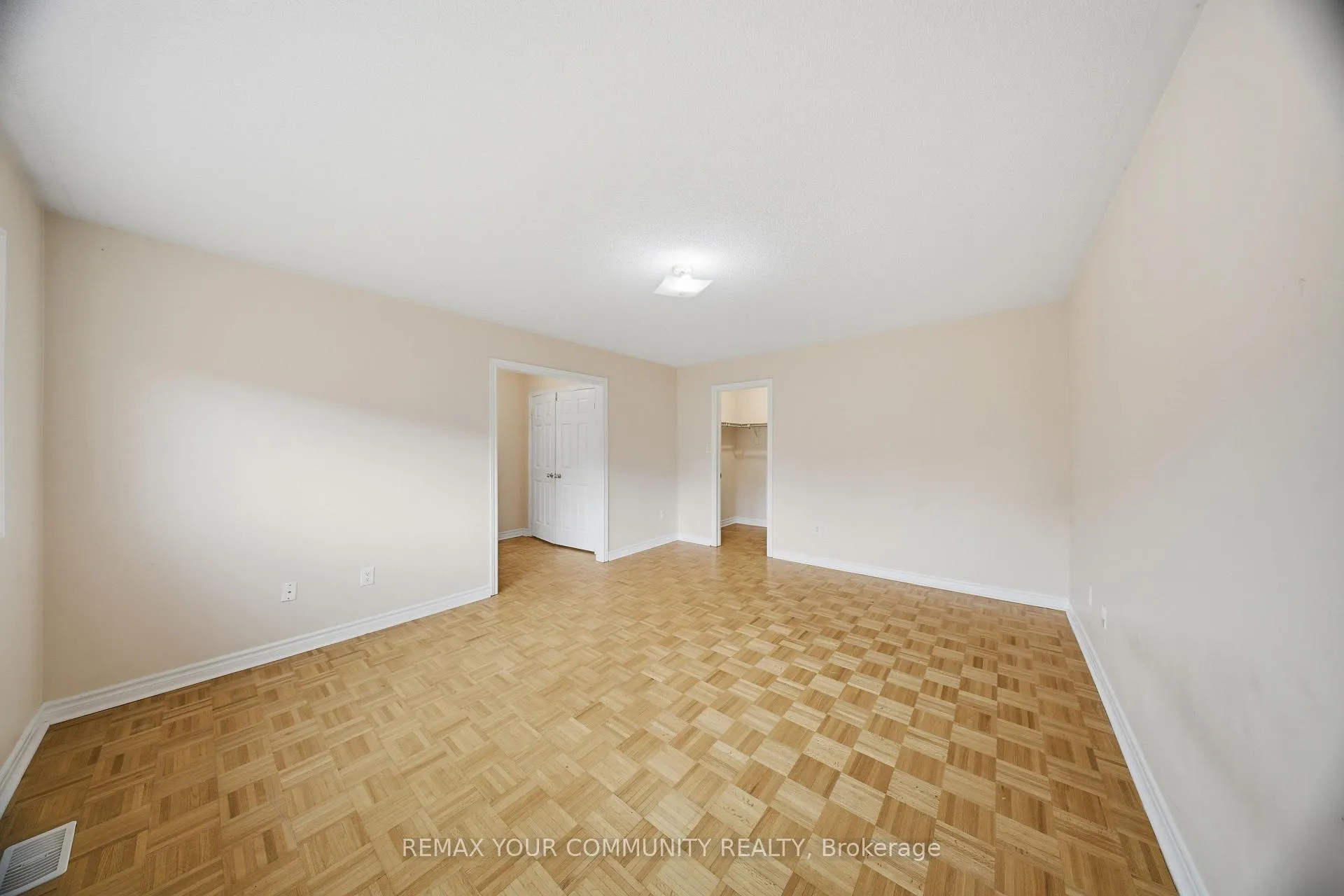 Photo 23 of 74 Moderna Drive, Vaughan, Vellore Village — HOMEH