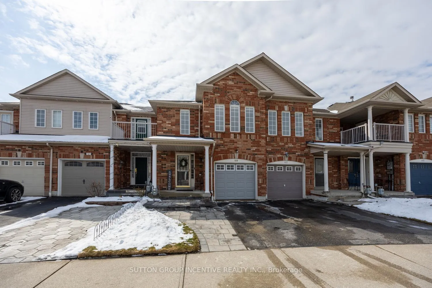 Photo 2 of 119 Angier Crescent, Ajax, South East — HOMEH