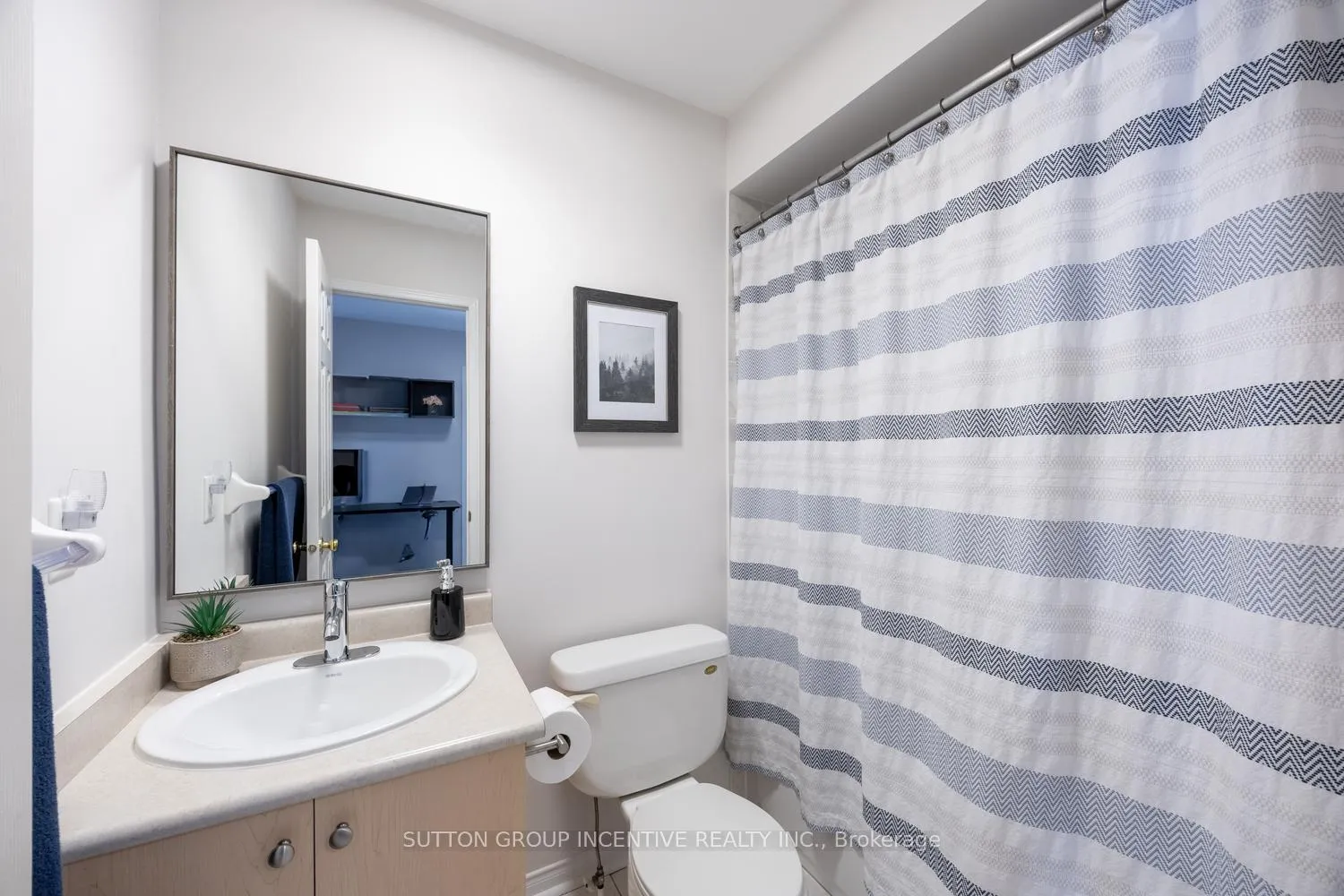 Photo 33 of 119 Angier Crescent, Ajax, South East — HOMEH