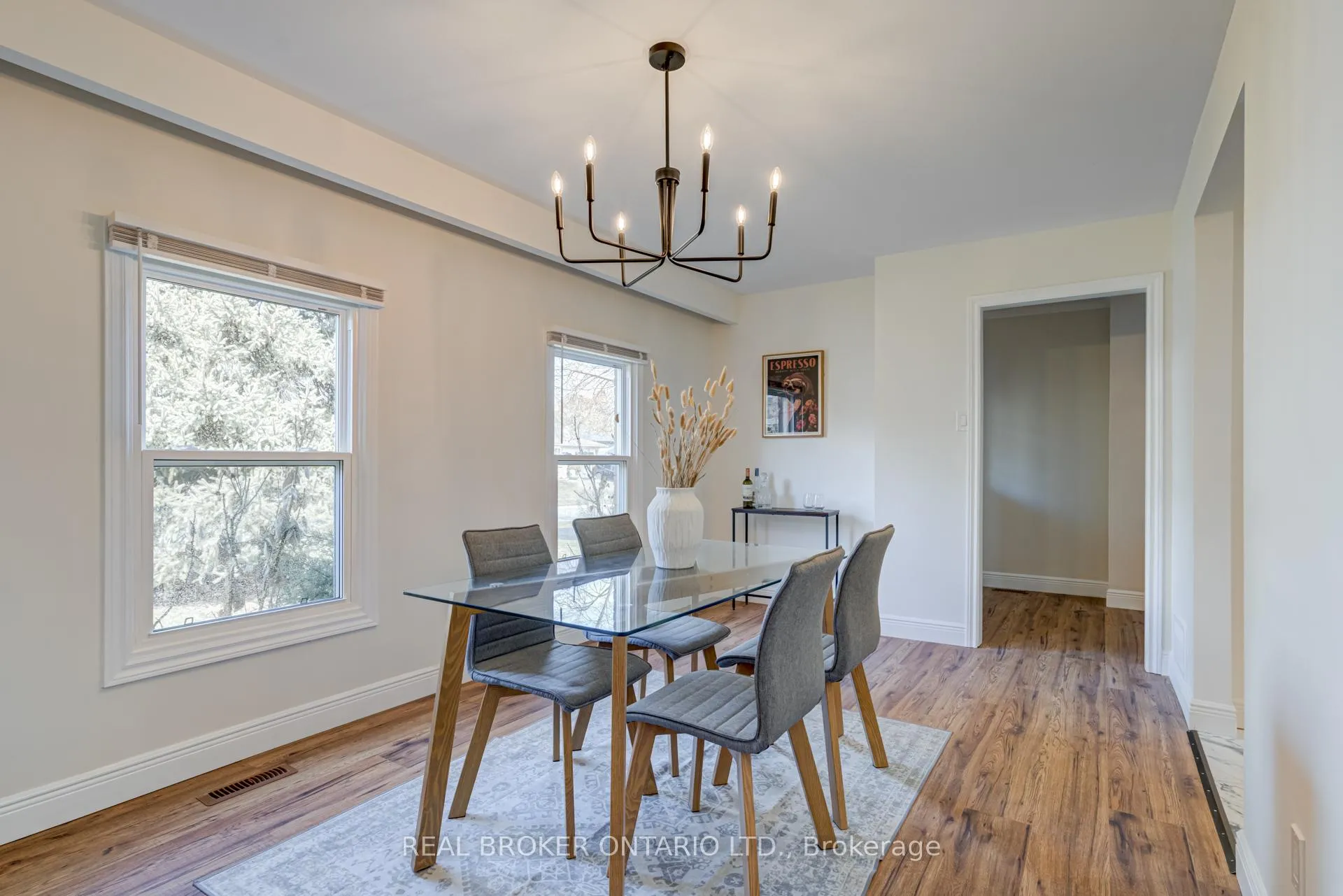 Photo 12 of 1252 Lakeview Drive, Oakville, Falgarwood — HOMEH
