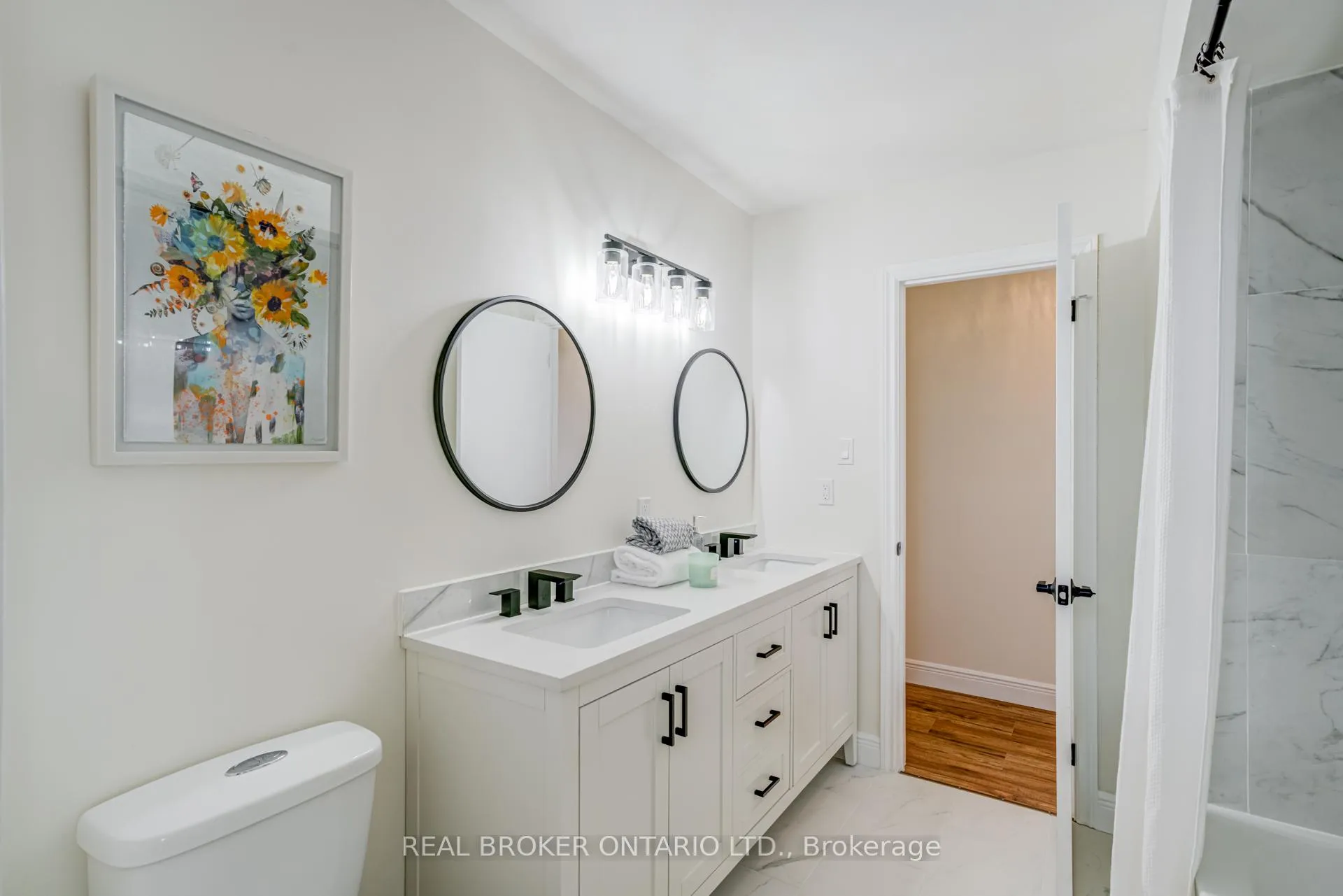 Photo 20 of 1252 Lakeview Drive, Oakville, Falgarwood — HOMEH