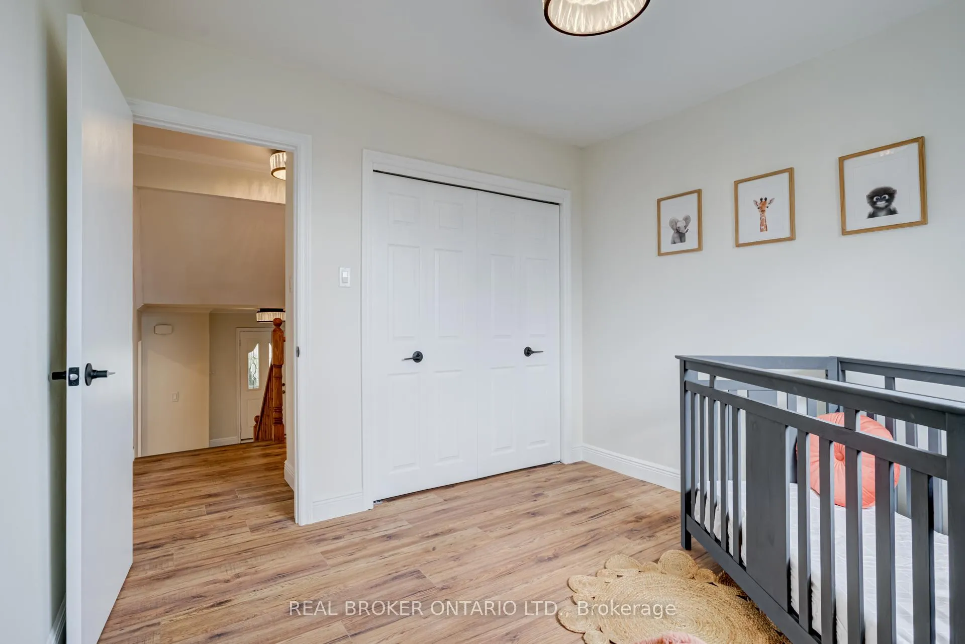 Photo 25 of 1252 Lakeview Drive, Oakville, Falgarwood — HOMEH