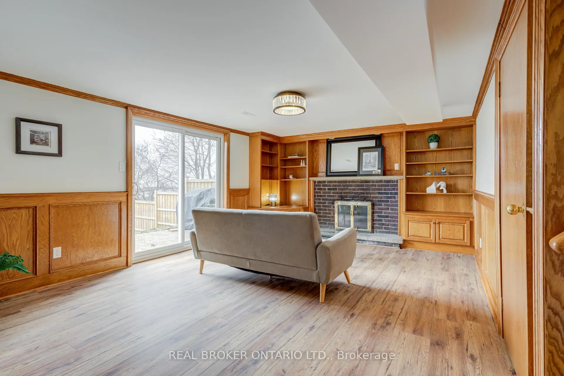 Photo 26 of 1252 Lakeview Drive, Oakville, Falgarwood — HOMEH