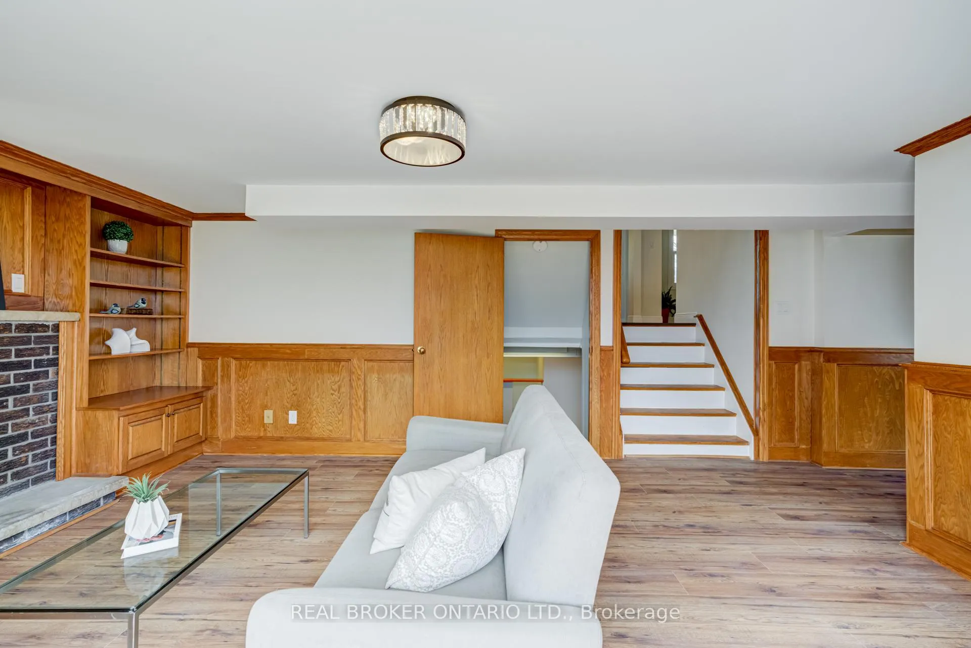 Photo 27 of 1252 Lakeview Drive, Oakville, Falgarwood — HOMEH