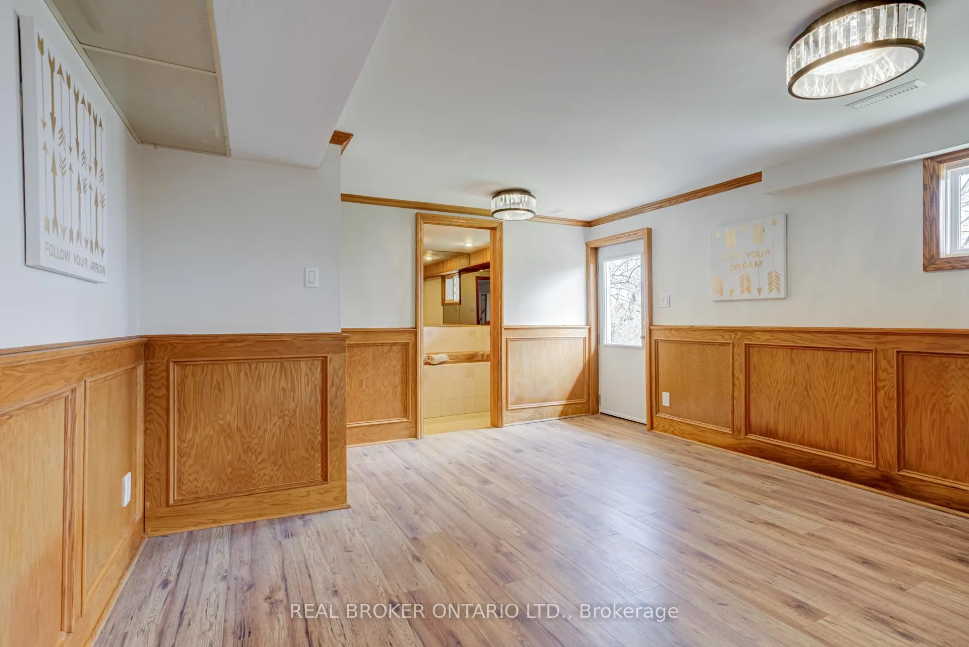 Photo 31 of 1252 Lakeview Drive, Oakville, Falgarwood — HOMEH