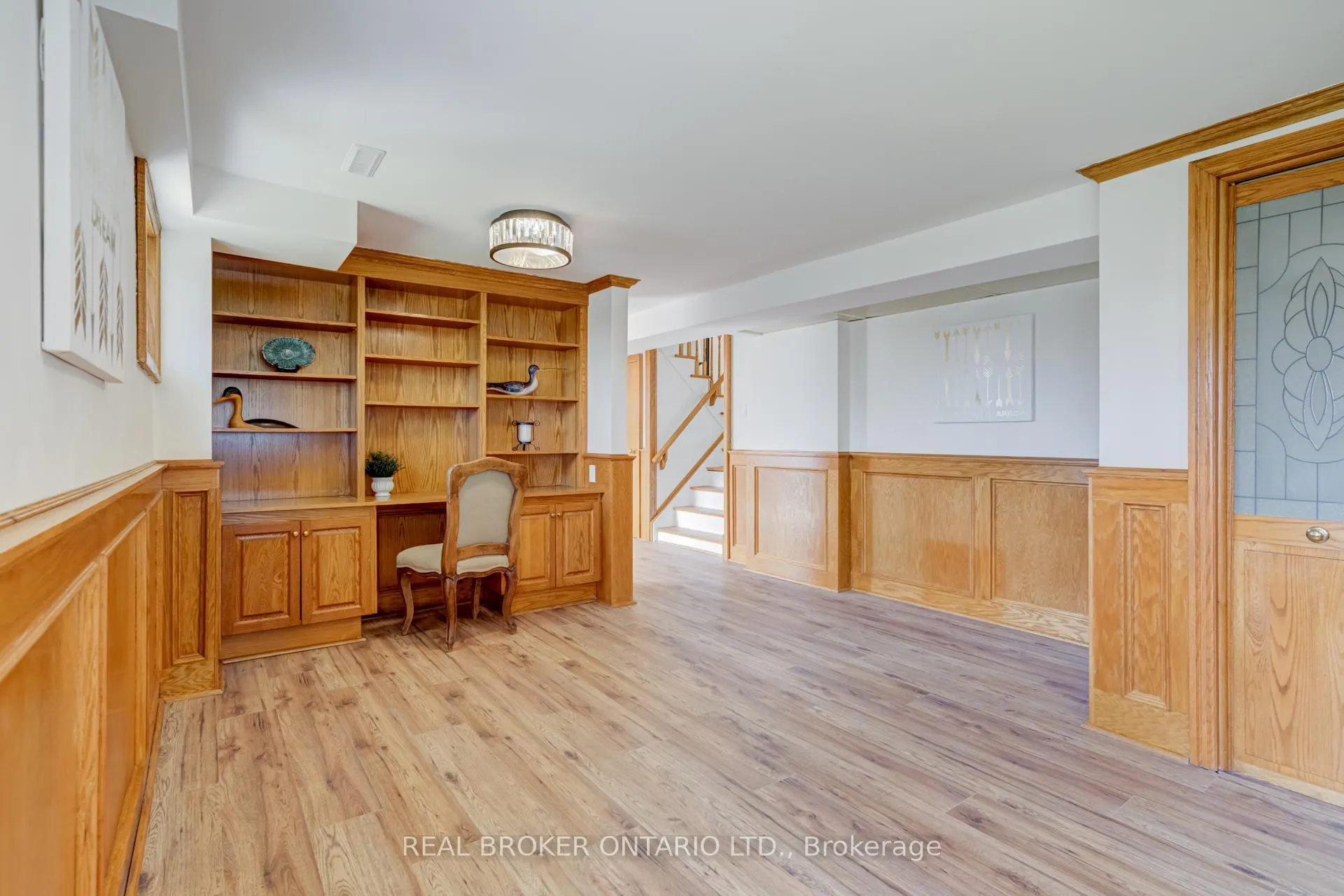 Photo 32 of 1252 Lakeview Drive, Oakville, Falgarwood — HOMEH