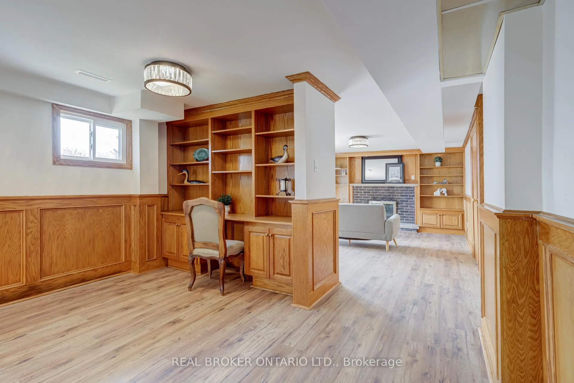 Photo 33 of 1252 Lakeview Drive, Oakville, Falgarwood — HOMEH