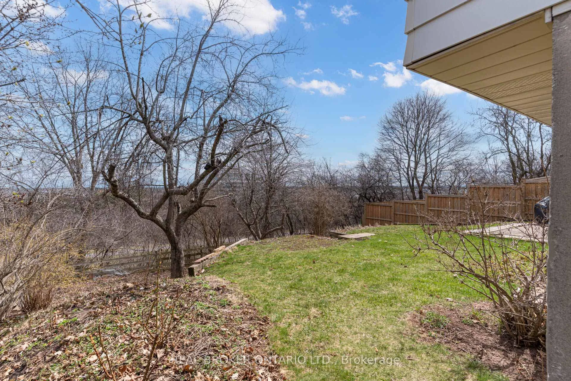 Photo 44 of 1252 Lakeview Drive, Oakville, Falgarwood — HOMEH