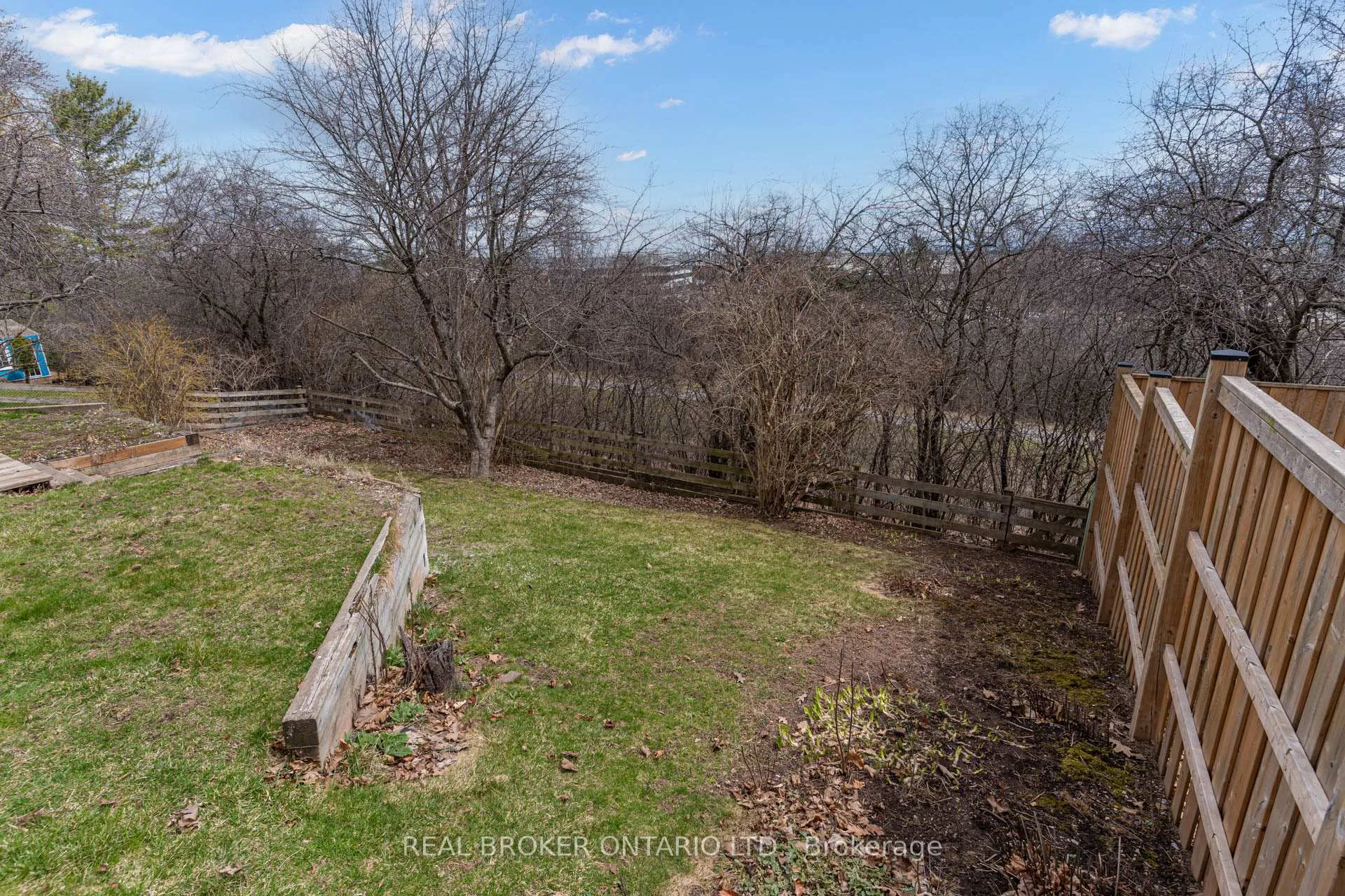 Photo 46 of 1252 Lakeview Drive, Oakville, Falgarwood — HOMEH