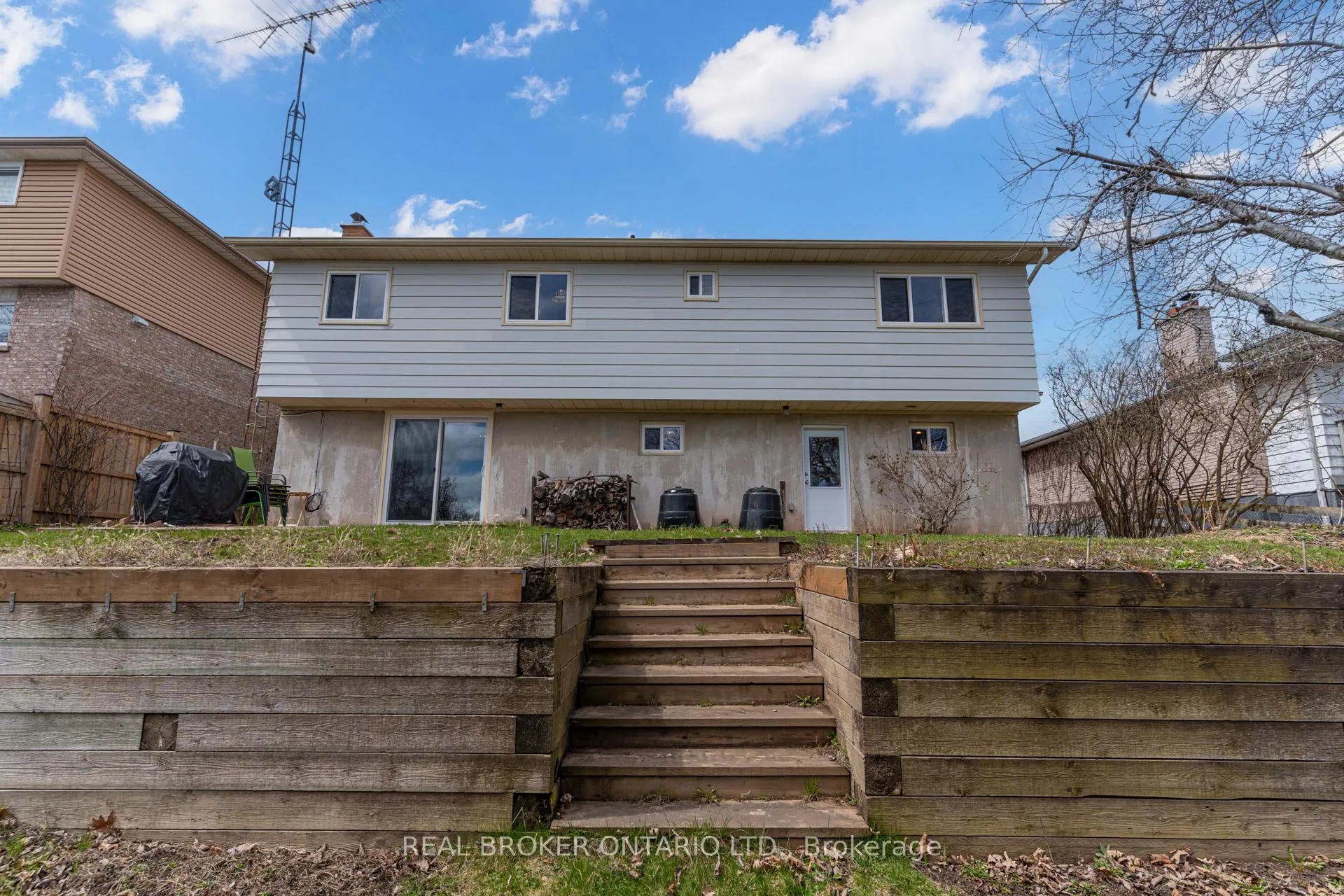 Photo 48 of 1252 Lakeview Drive, Oakville, Falgarwood — HOMEH