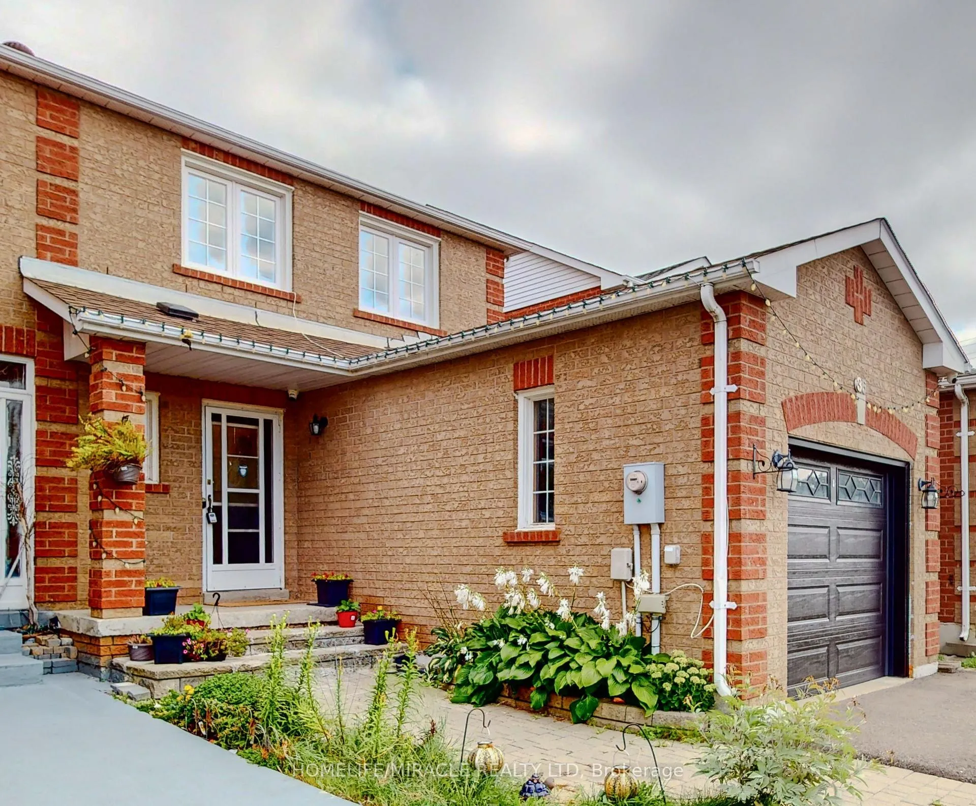 Photo 3 of 36 Mannel Crescent, Brampton, Fletcher's West — HOMEH
