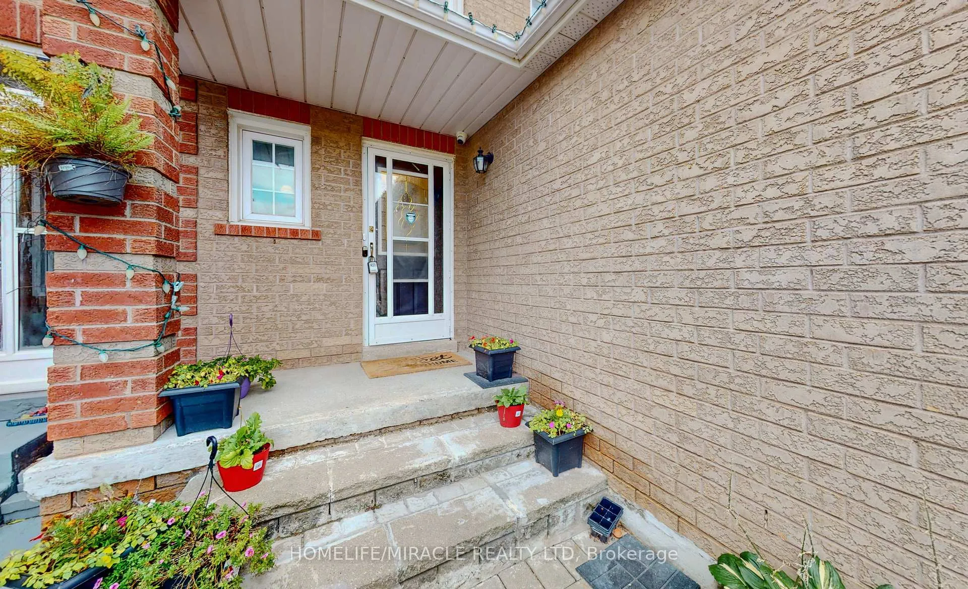 Photo 4 of 36 Mannel Crescent, Brampton, Fletcher's West — HOMEH