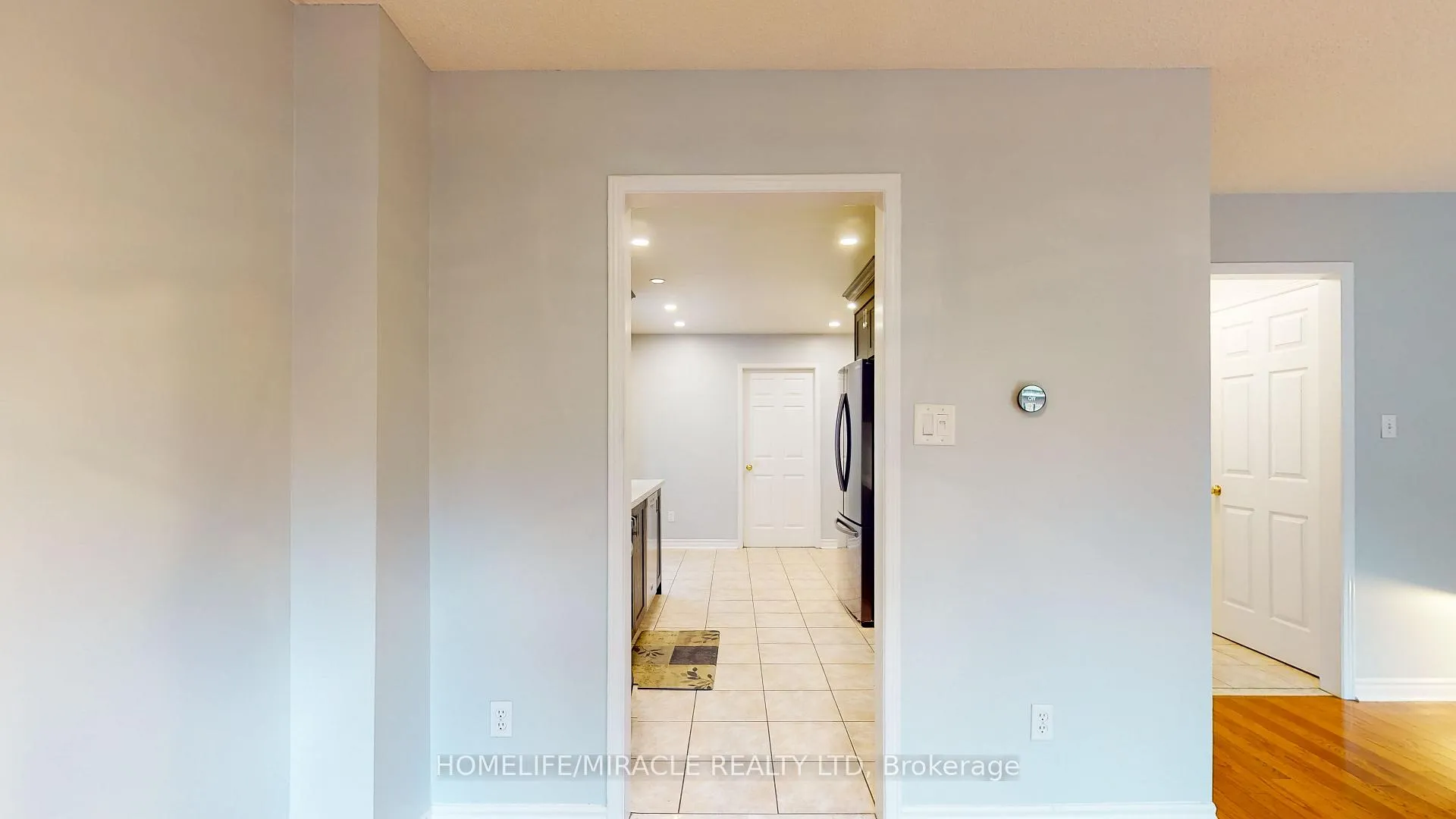 Photo 9 of 36 Mannel Crescent, Brampton, Fletcher's West — HOMEH