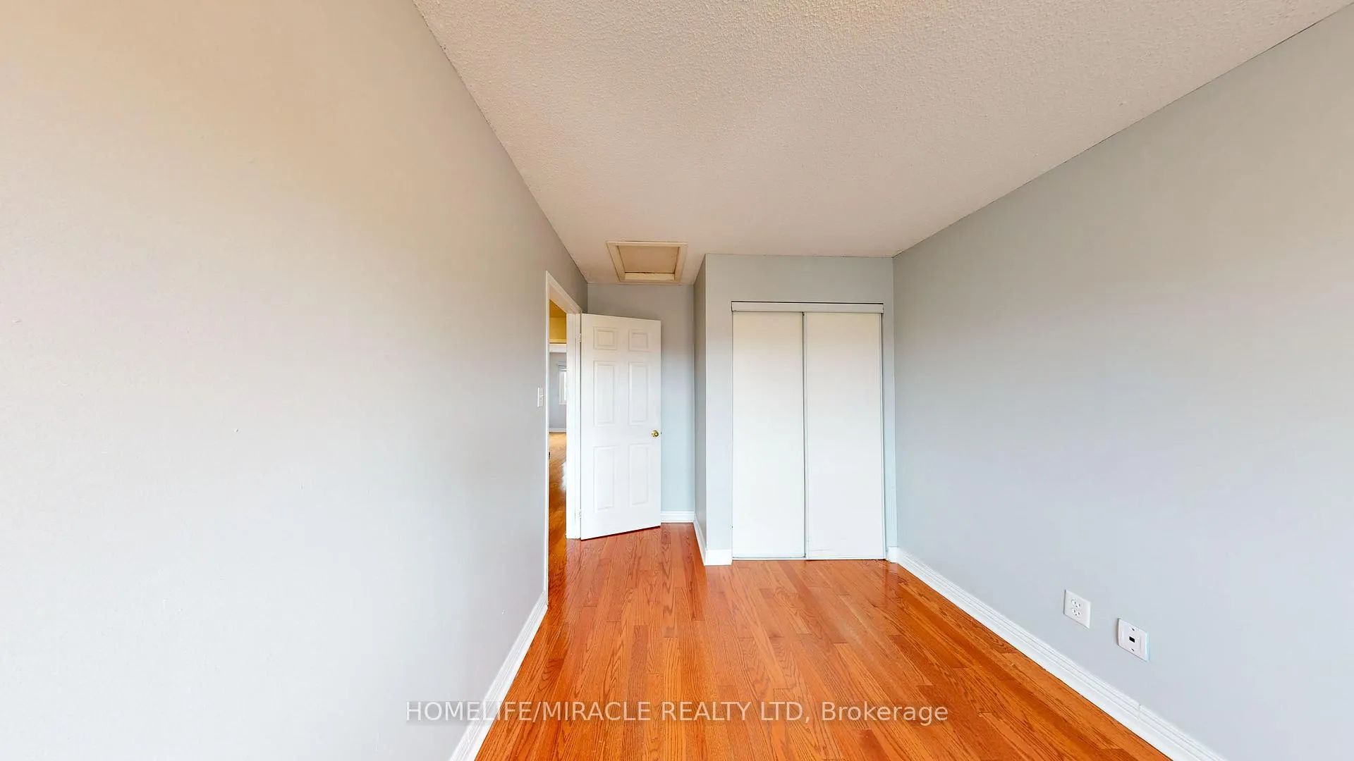Photo 20 of 36 Mannel Crescent, Brampton, Fletcher's West — HOMEH
