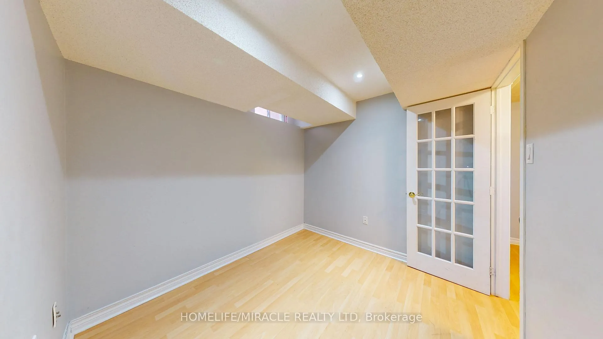 Photo 28 of 36 Mannel Crescent, Brampton, Fletcher's West — HOMEH