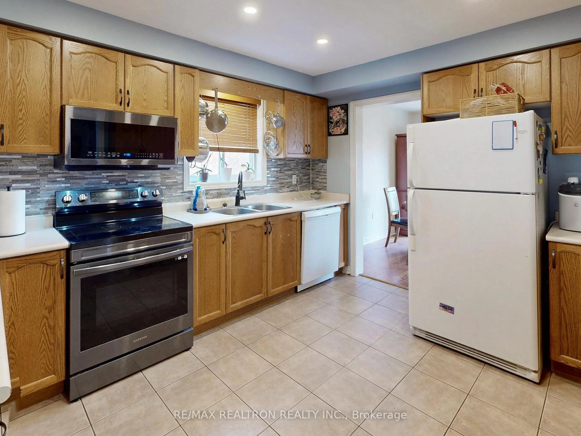Photo 17 of 2264 Jack Crescent, Innisfil, Alcona — HOMEH