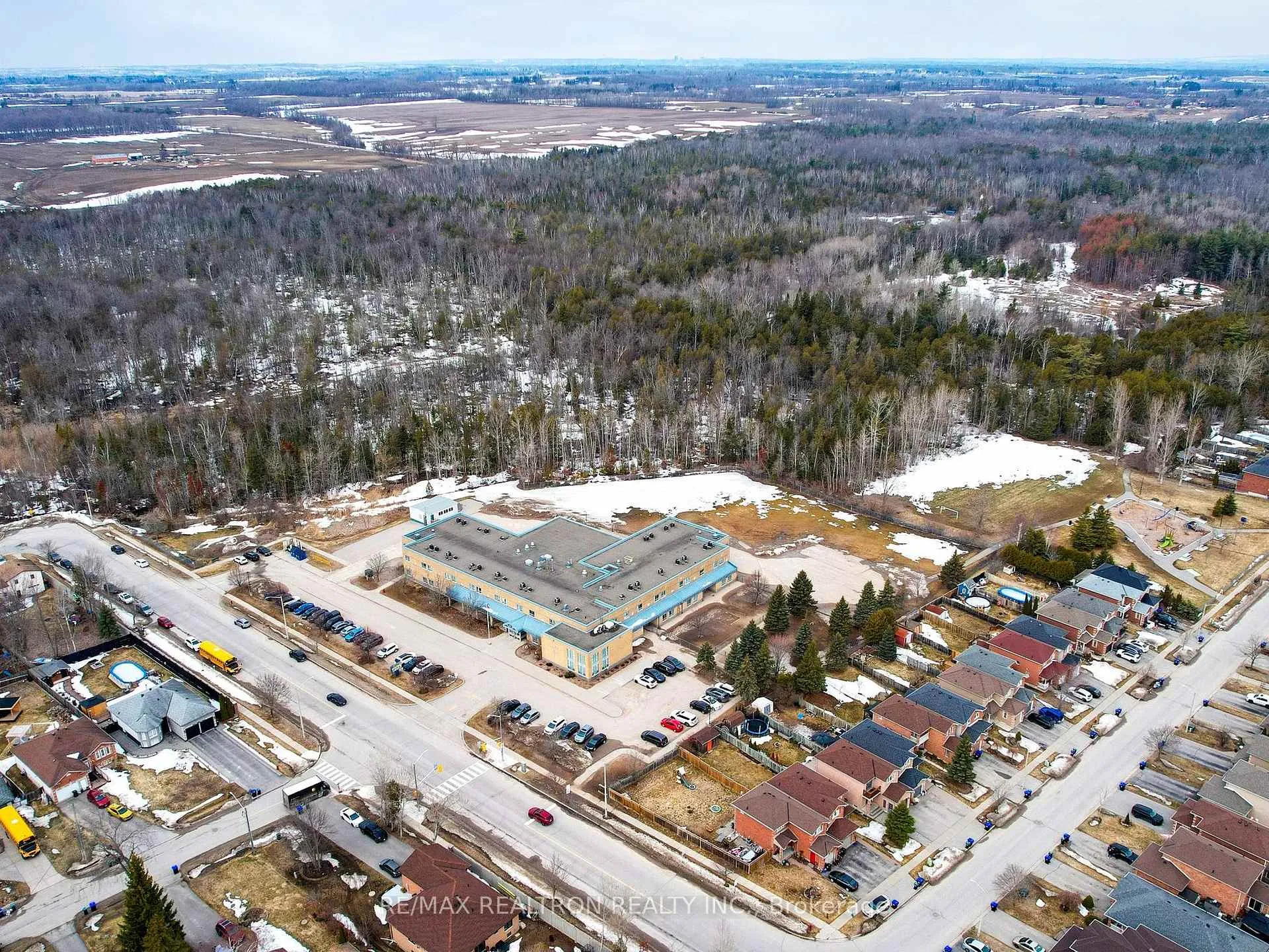 Photo 38 of 2264 Jack Crescent, Innisfil, Alcona — HOMEH
