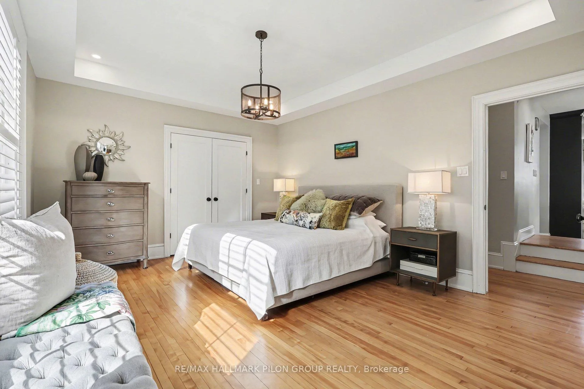 Photo 10 of 446 Highland Avenue, Ottawa, McKellar/Highland — HOMEH