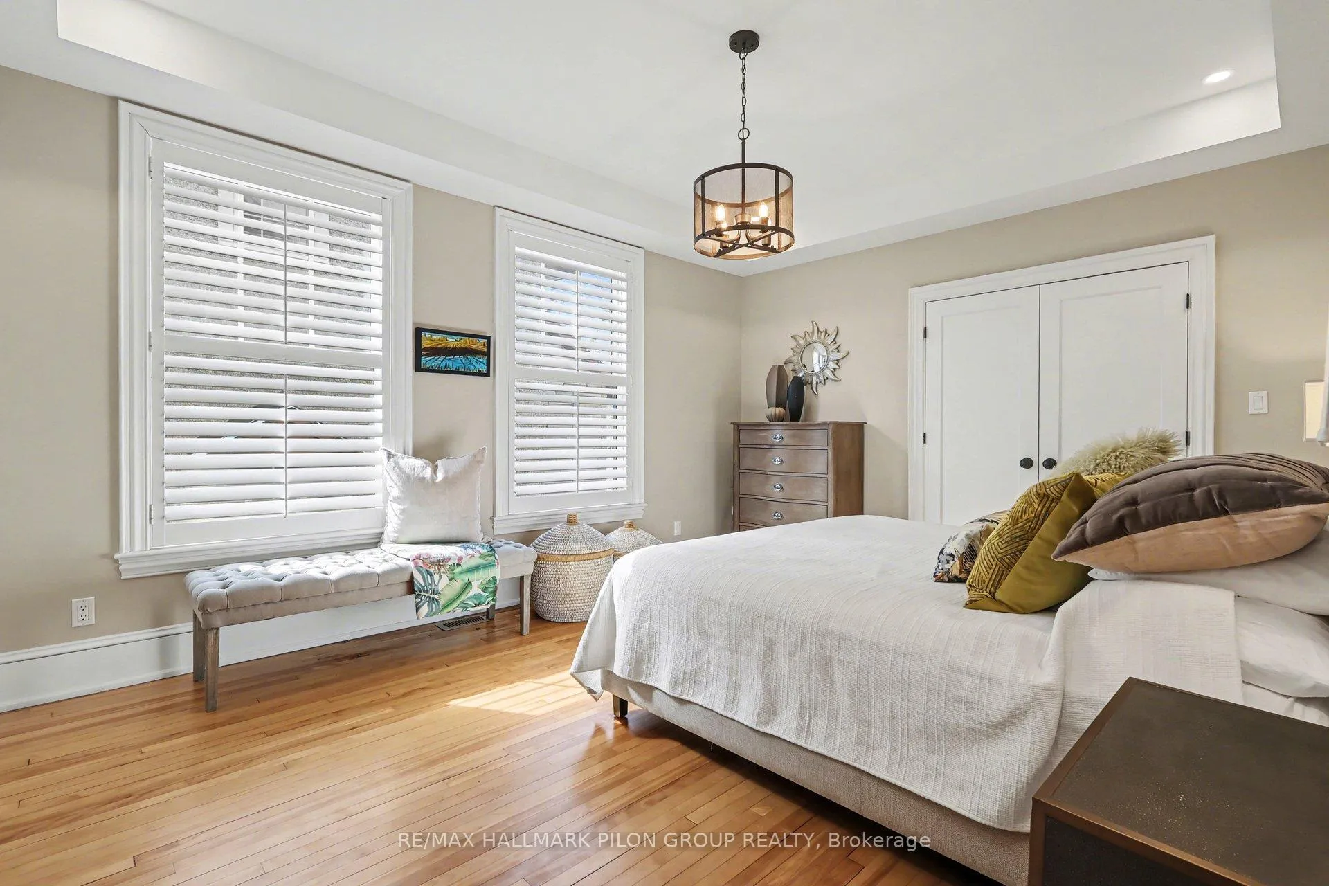 Photo 11 of 446 Highland Avenue, Ottawa, McKellar/Highland — HOMEH