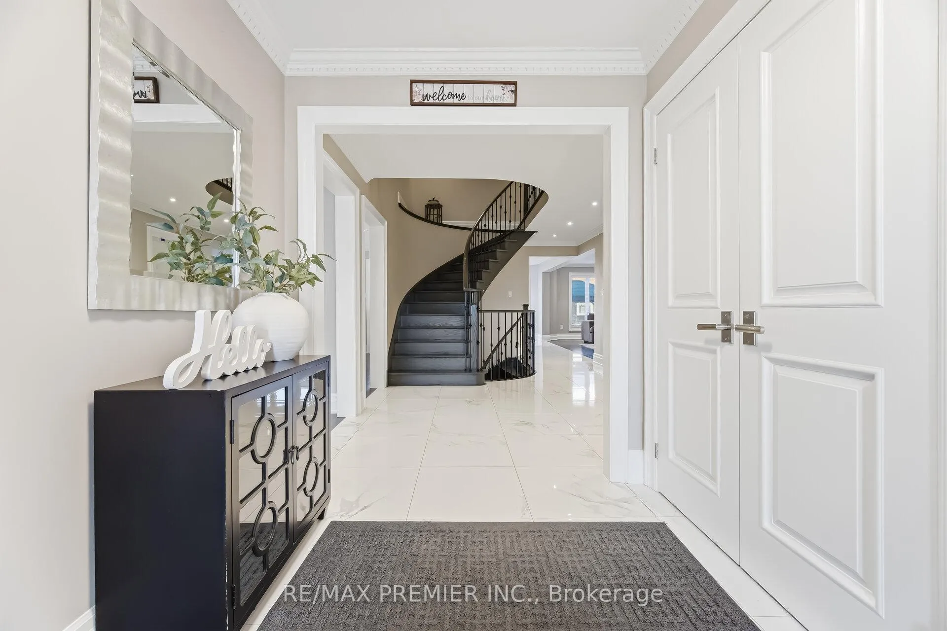 Photo 5 of 26 Mapes Avenue, Vaughan, West Woodbridge — HOMEH