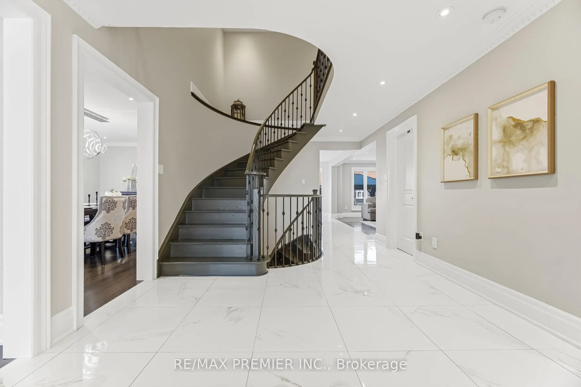 Photo 6 of 26 Mapes Avenue, Vaughan, West Woodbridge — HOMEH