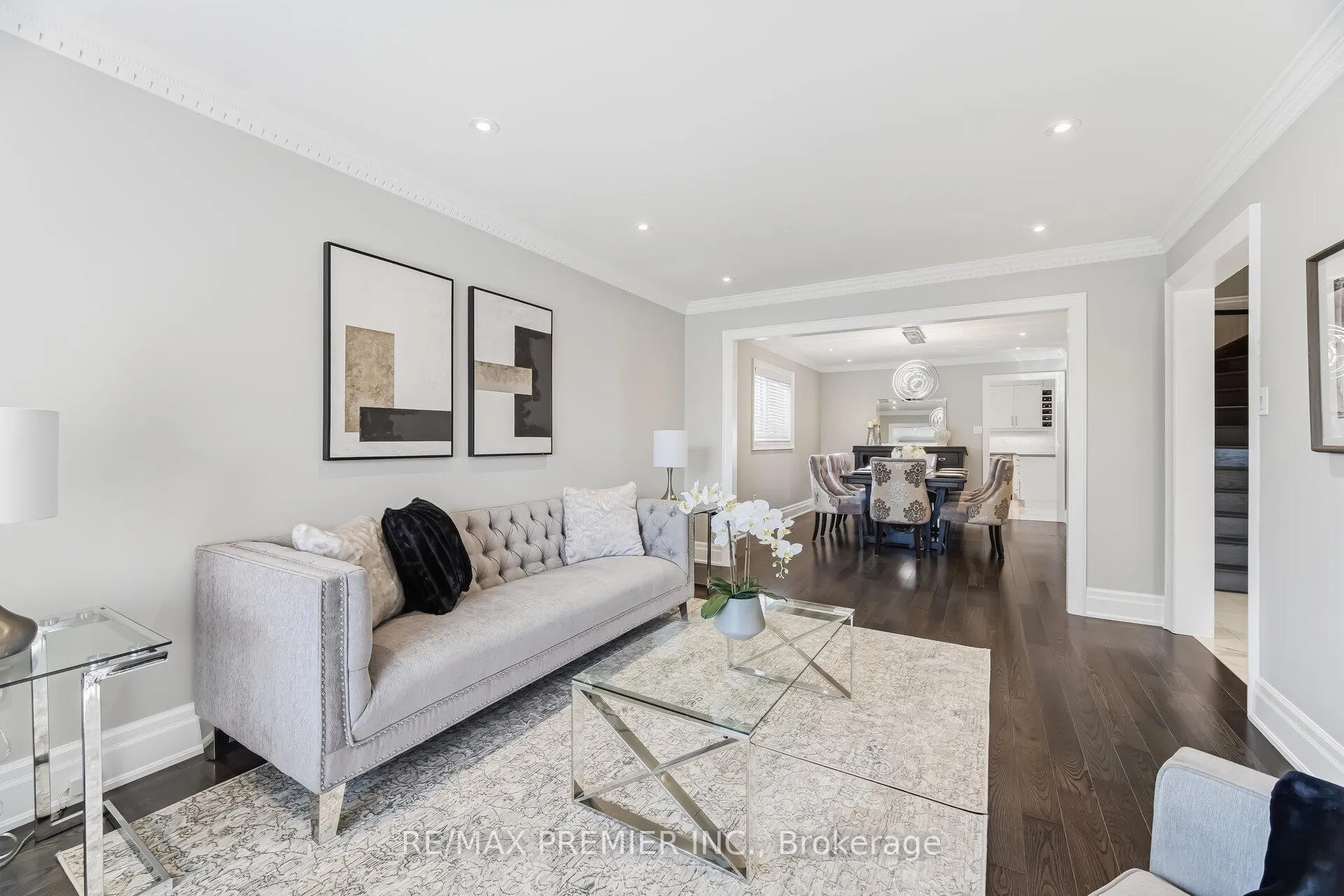 Photo 8 of 26 Mapes Avenue, Vaughan, West Woodbridge — HOMEH
