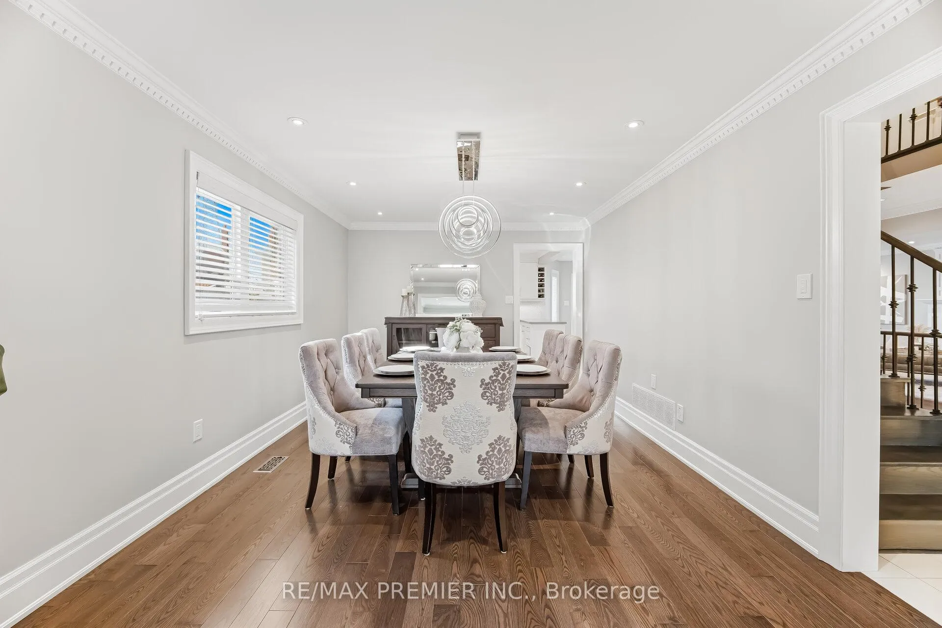 Photo 9 of 26 Mapes Avenue, Vaughan, West Woodbridge — HOMEH