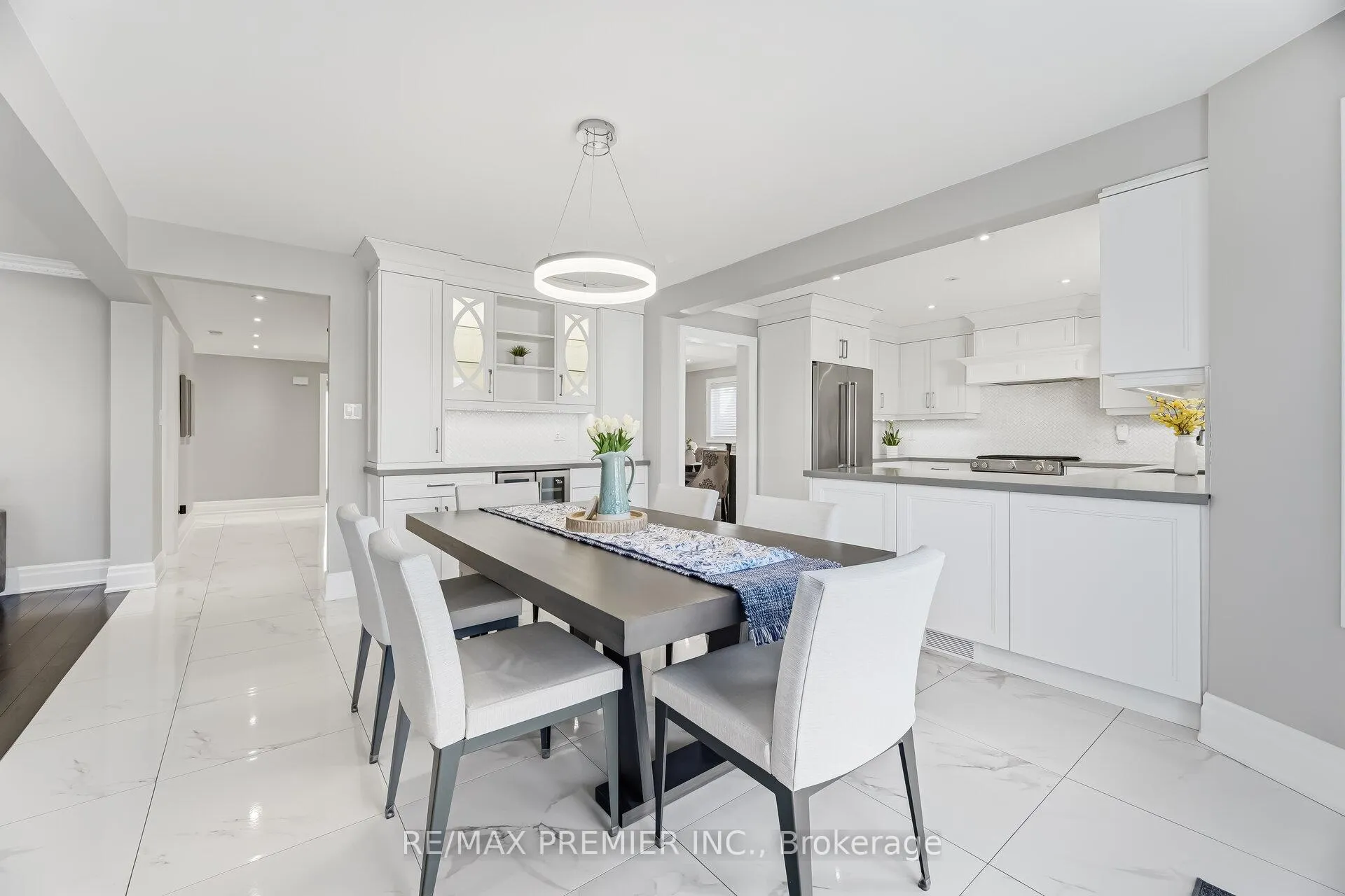 Photo 17 of 26 Mapes Avenue, Vaughan, West Woodbridge — HOMEH