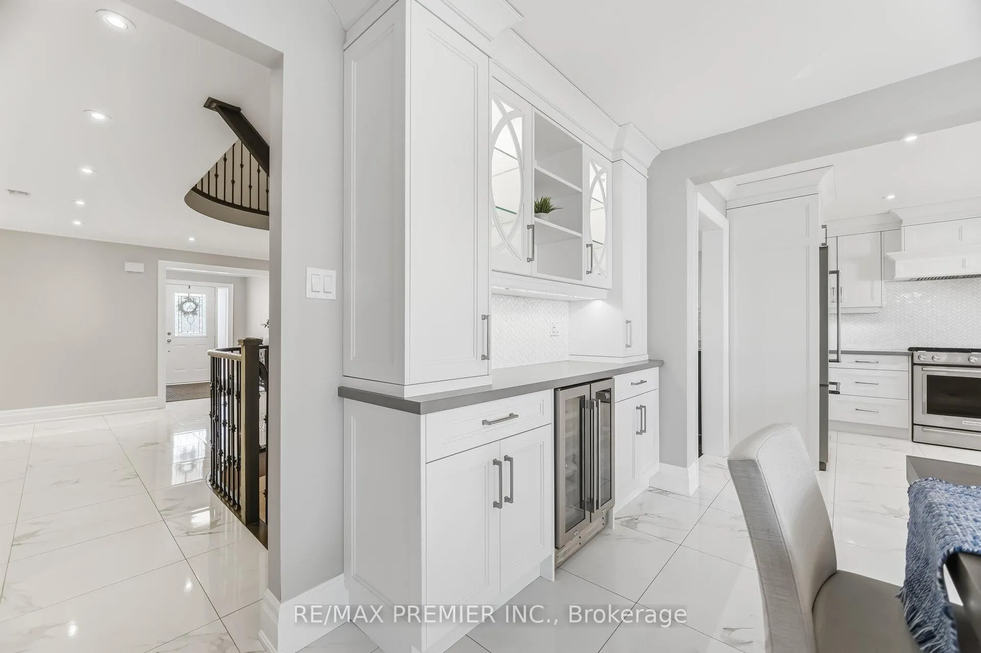 Photo 18 of 26 Mapes Avenue, Vaughan, West Woodbridge — HOMEH