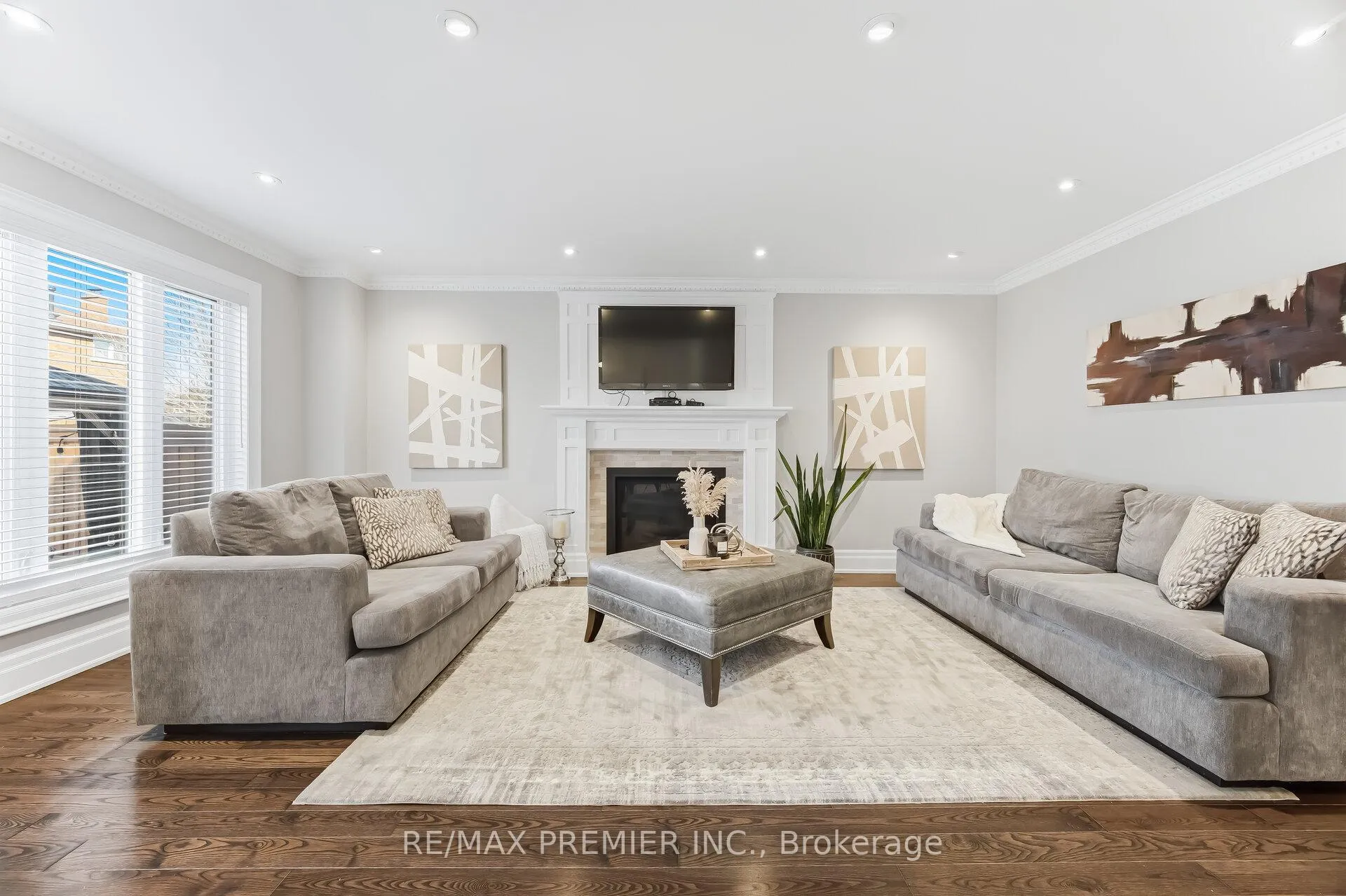 Photo 20 of 26 Mapes Avenue, Vaughan, West Woodbridge — HOMEH